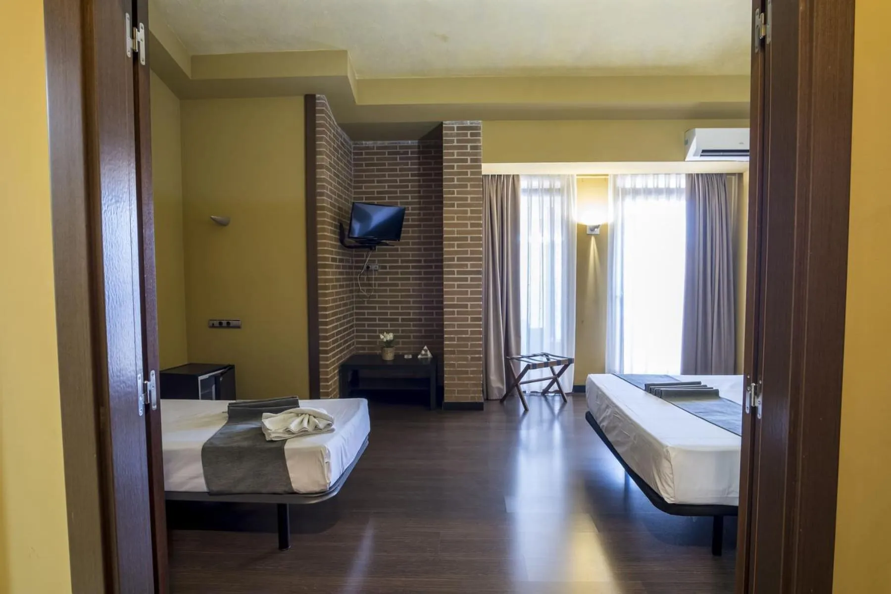 Photo of the whole room, Bed in Hotel Alda Castillo de Olite