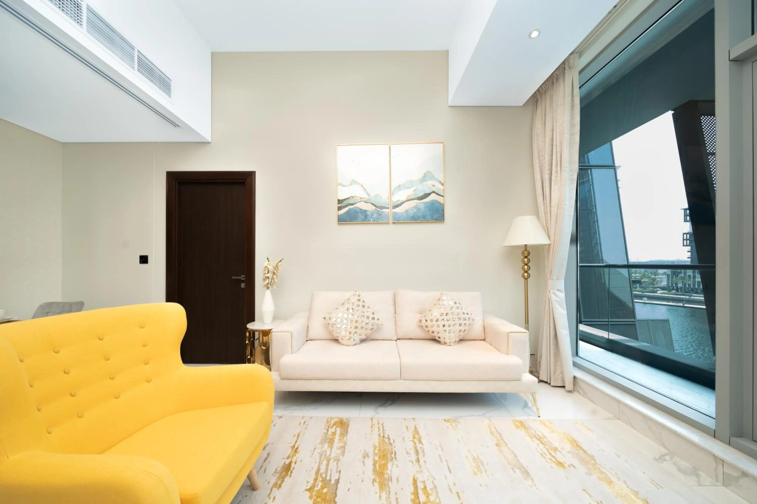 Living room in SIMPLY COMFORT in J ONE Tower