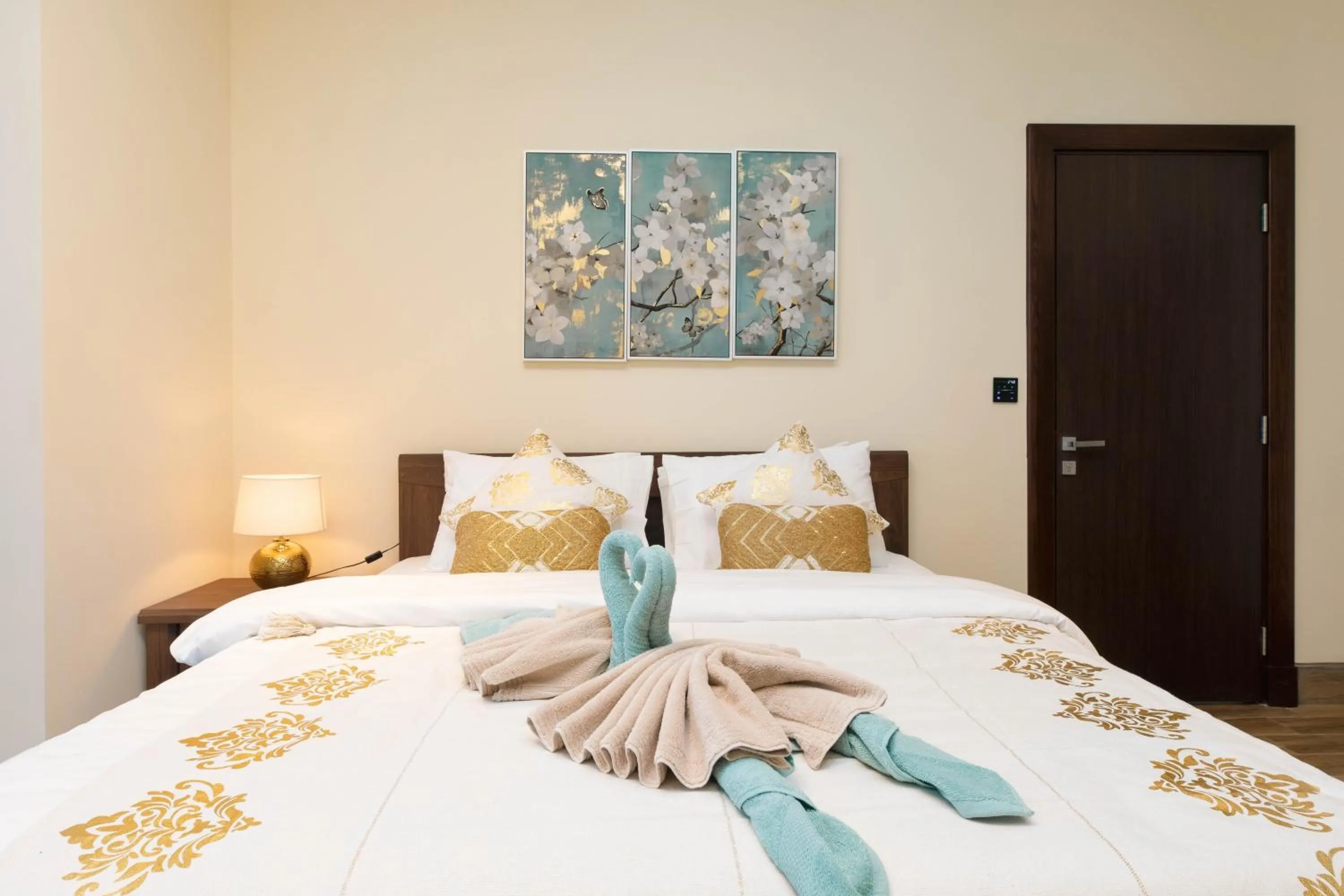 Bed in SIMPLY COMFORT in J ONE Tower