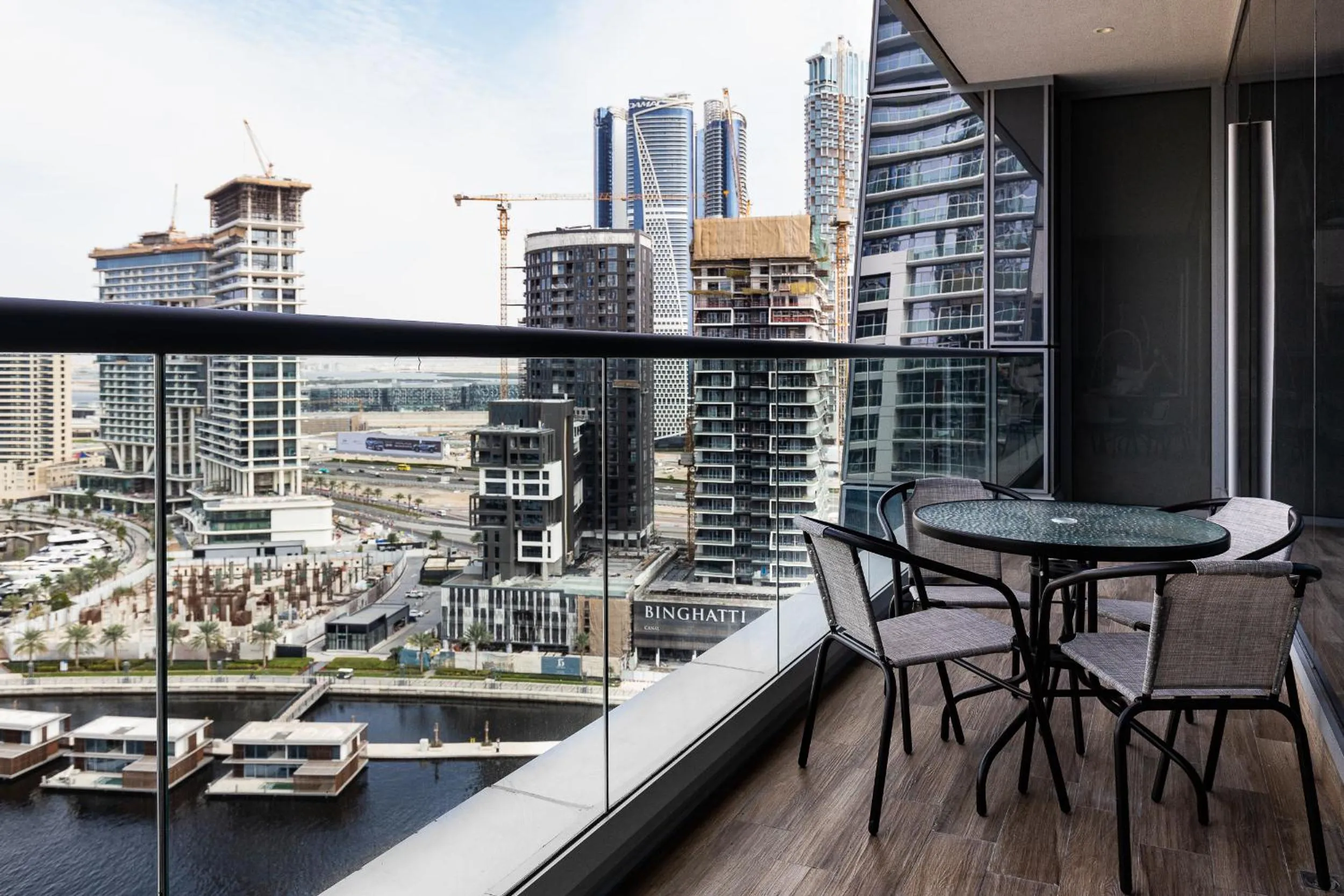 Day in SIMPLY COMFORT in J ONE Tower