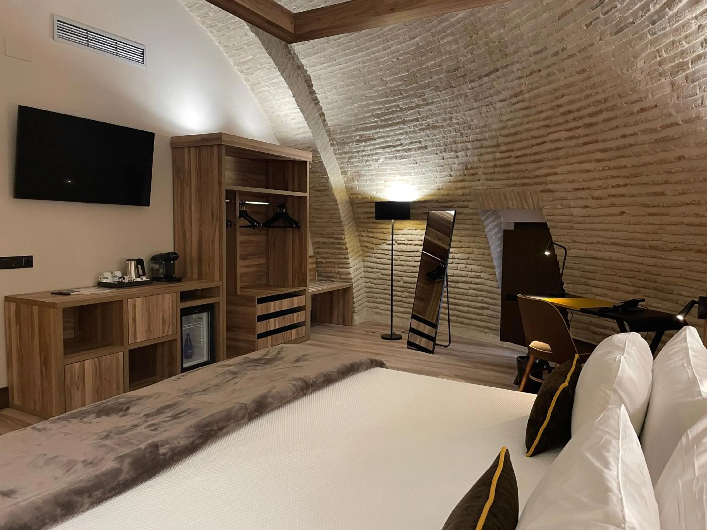 Bedroom, Bed in Hotel Maria Cristina