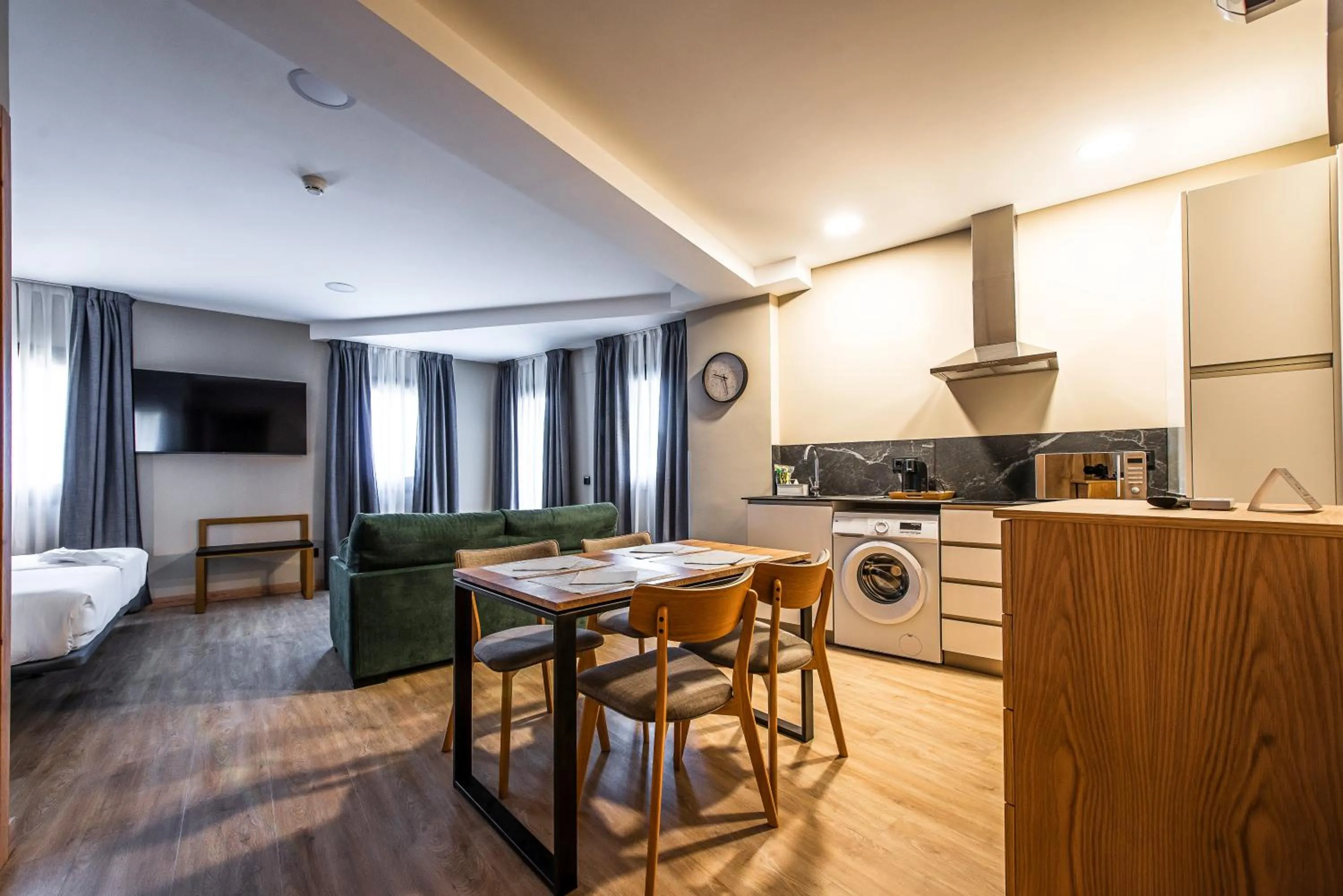 Photo of the whole room in Hotel Zentral Mayoral