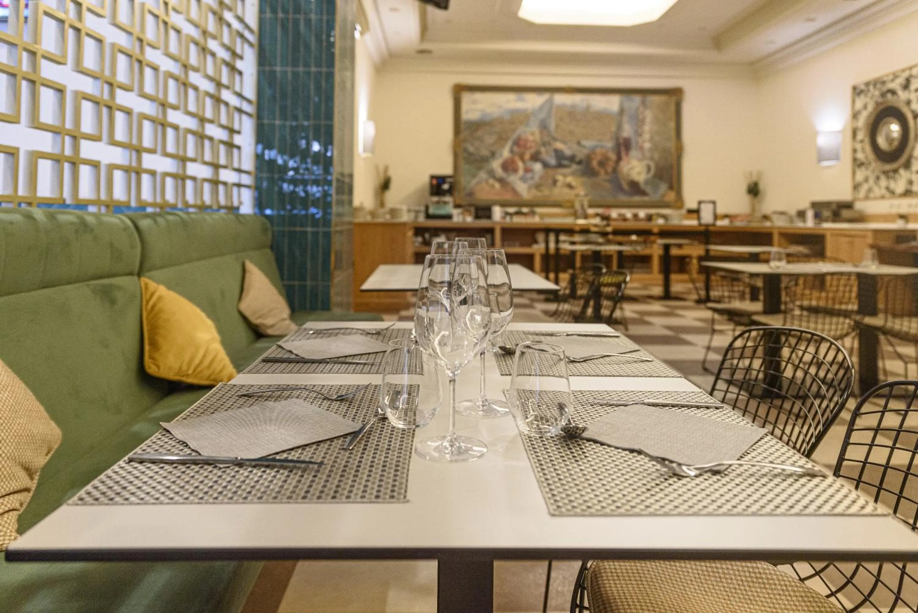 Restaurant/places to eat in Hotel Zentral Mayoral