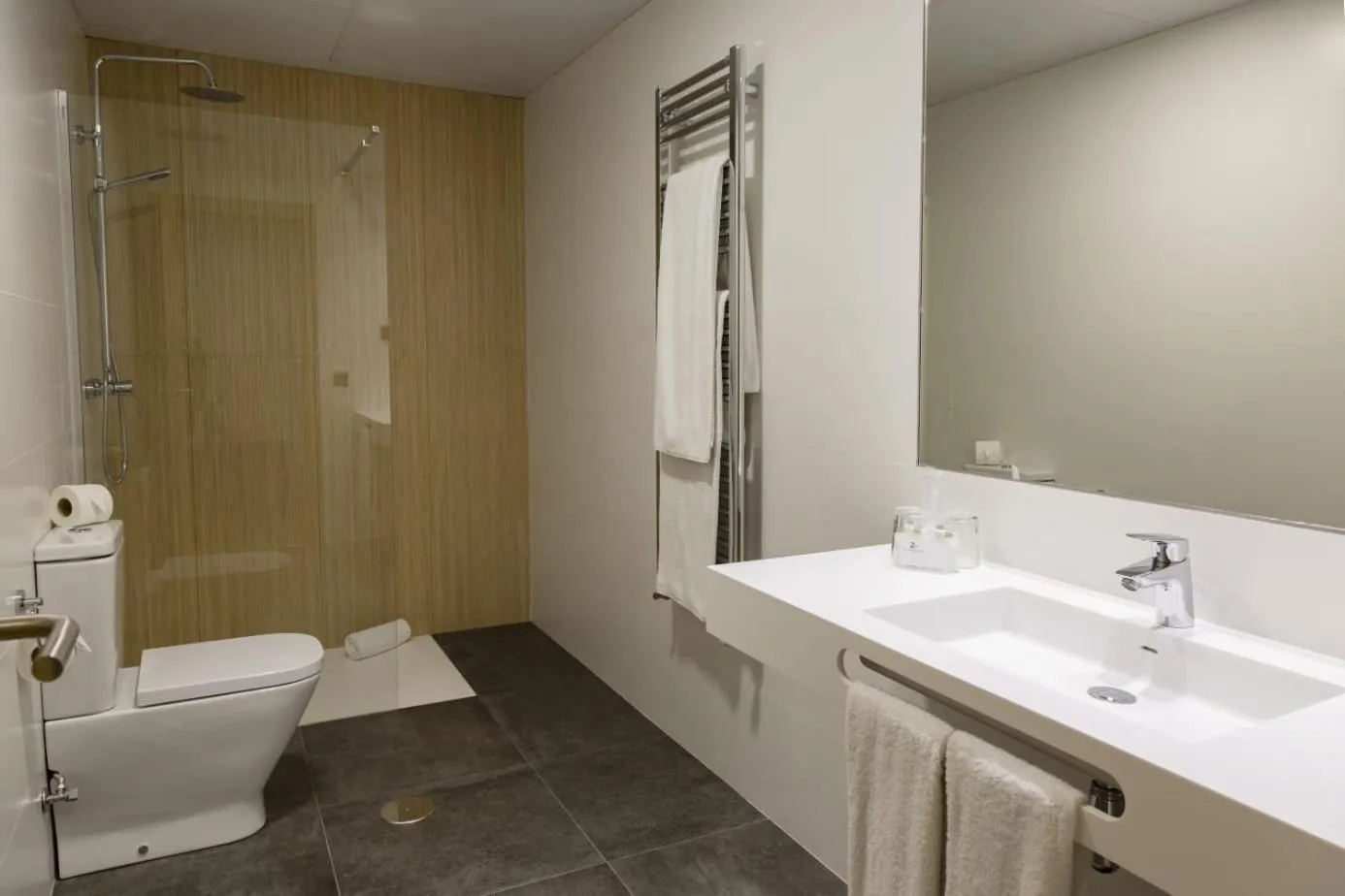 Bathroom in Hotel Zentral Mayoral