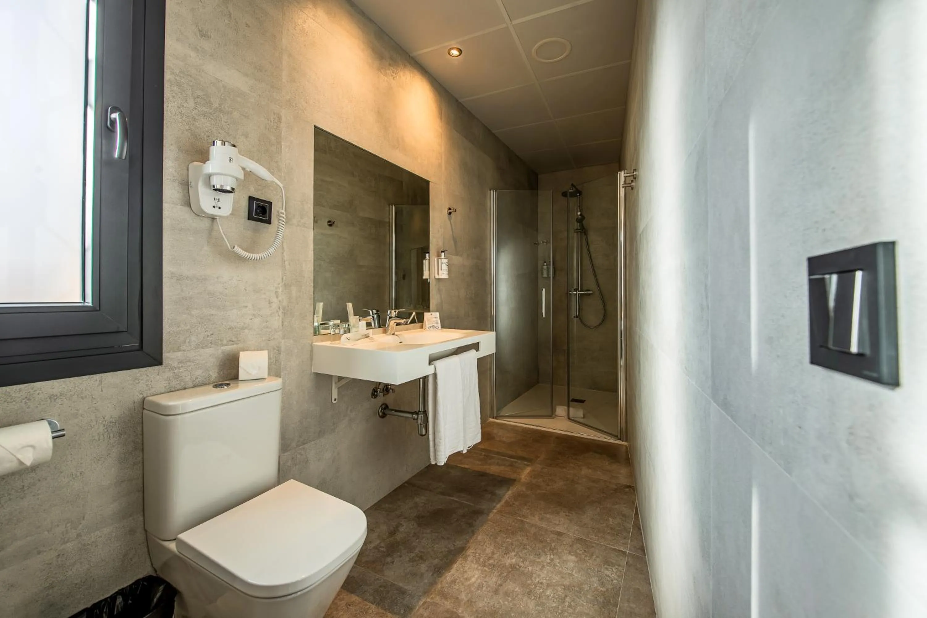 Bathroom in Hotel Zentral Mayoral