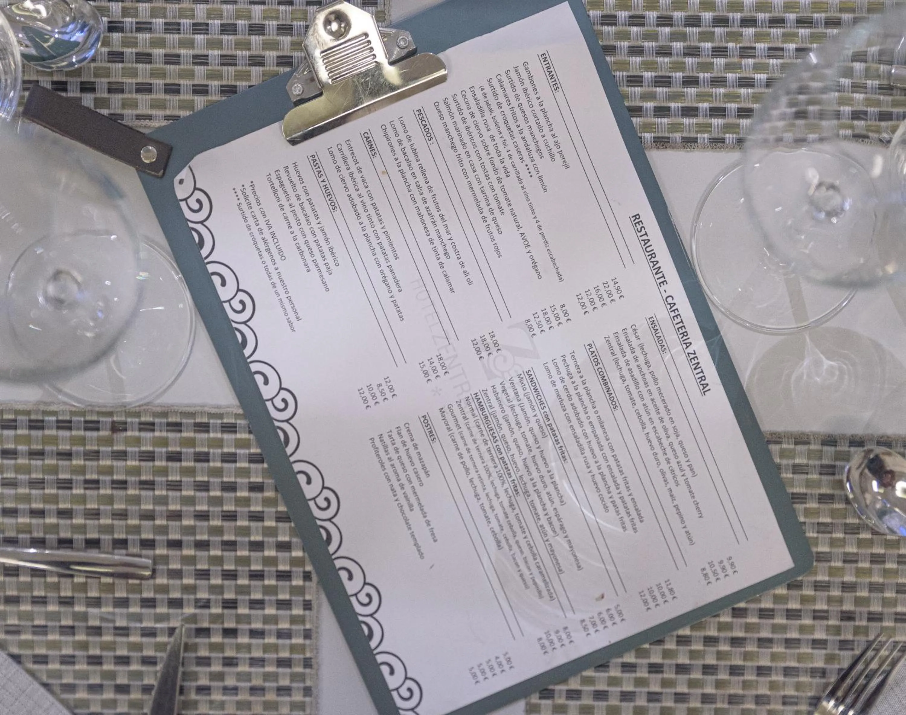 Restaurant/places to eat in Hotel Zentral Mayoral