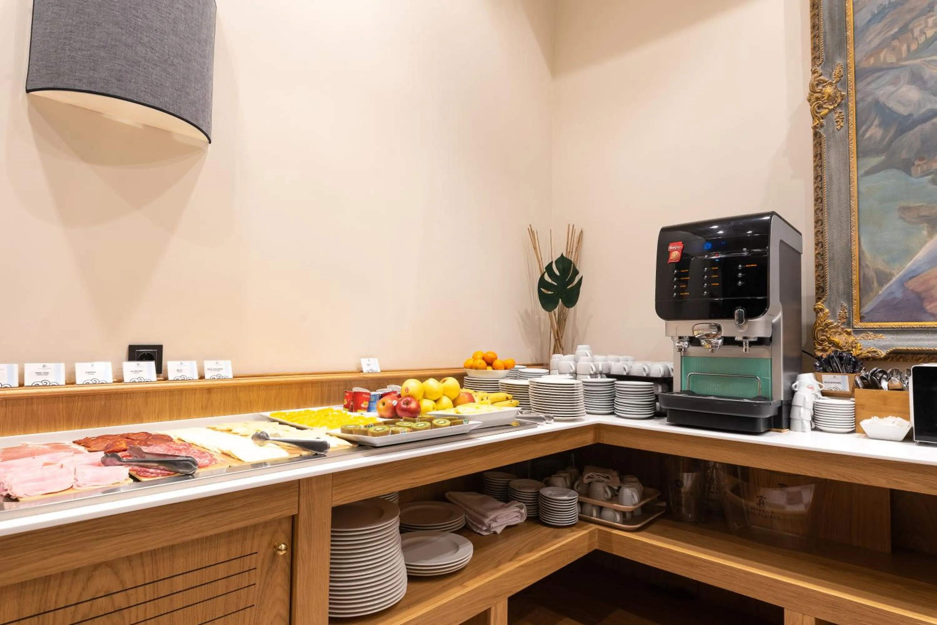 Buffet breakfast in Hotel Zentral Mayoral