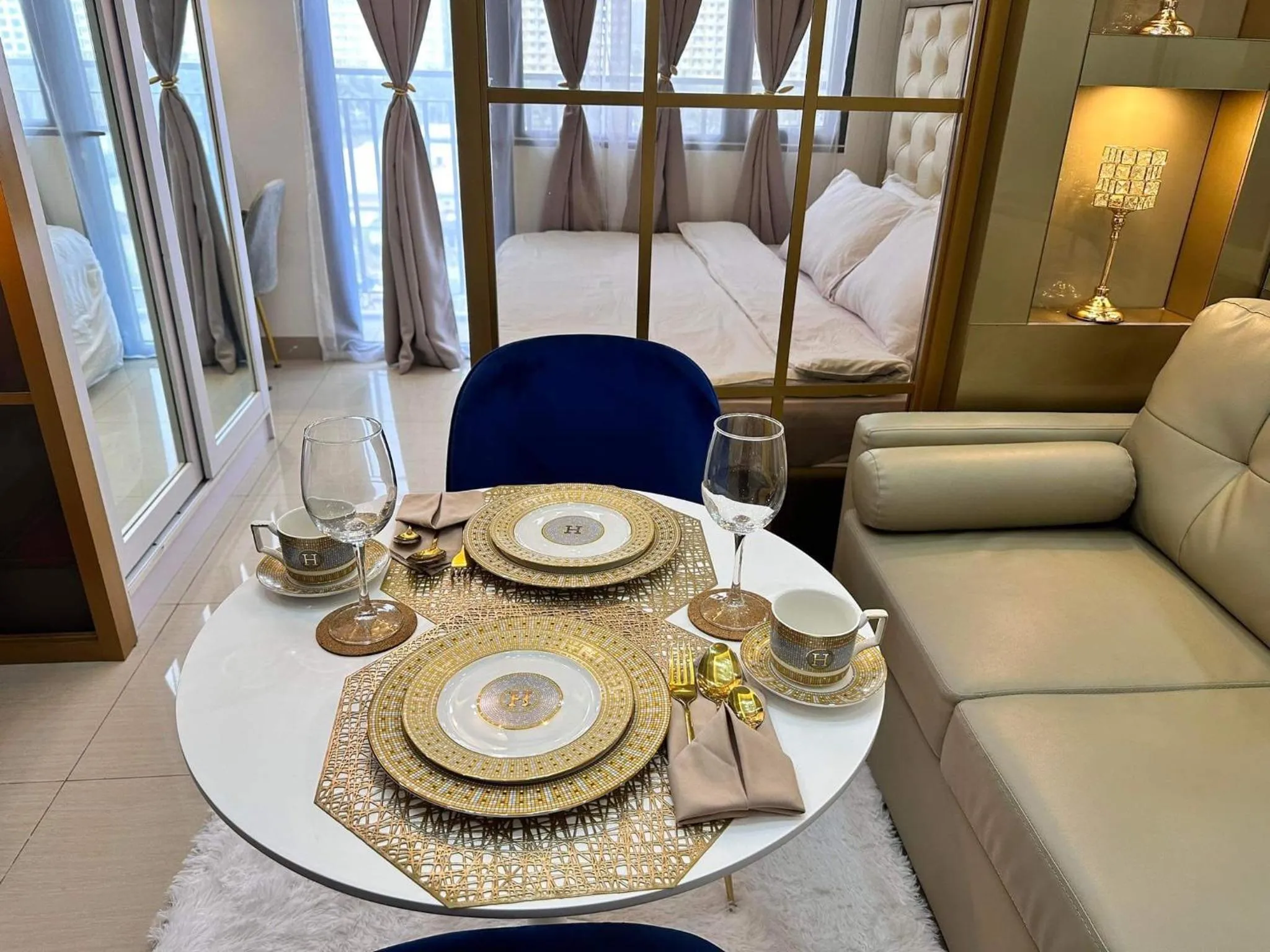 Deluxe Suites Razelles 2 at Shore 2 Residences Tower 1