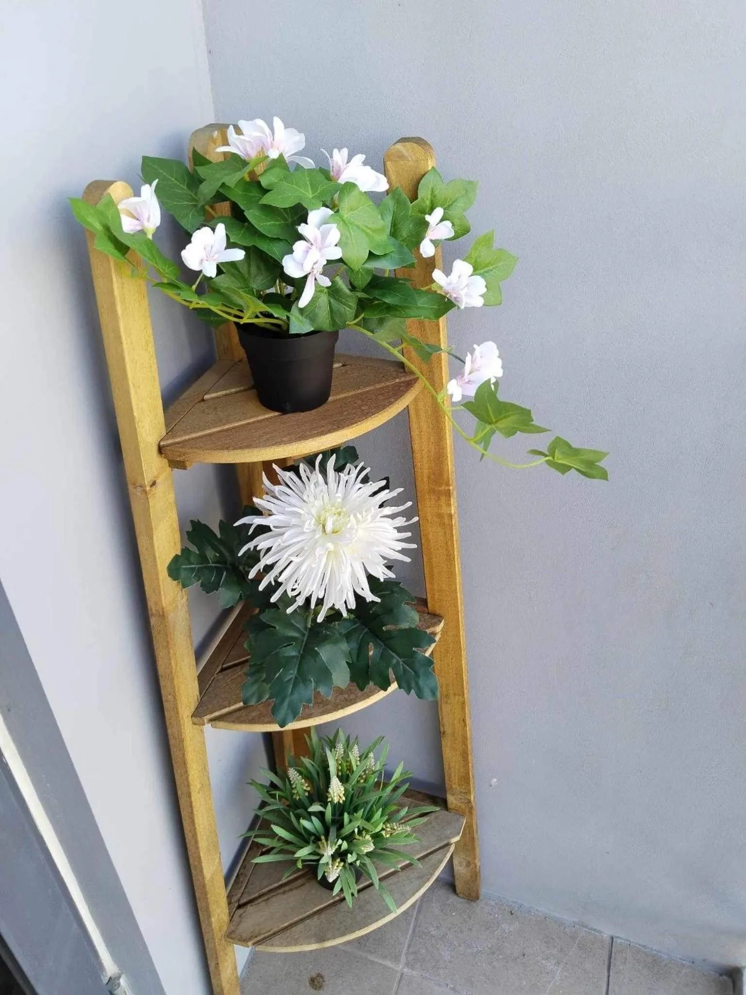 Deluxe Suites Razelles 2 at Shore 2 Residences Tower 1