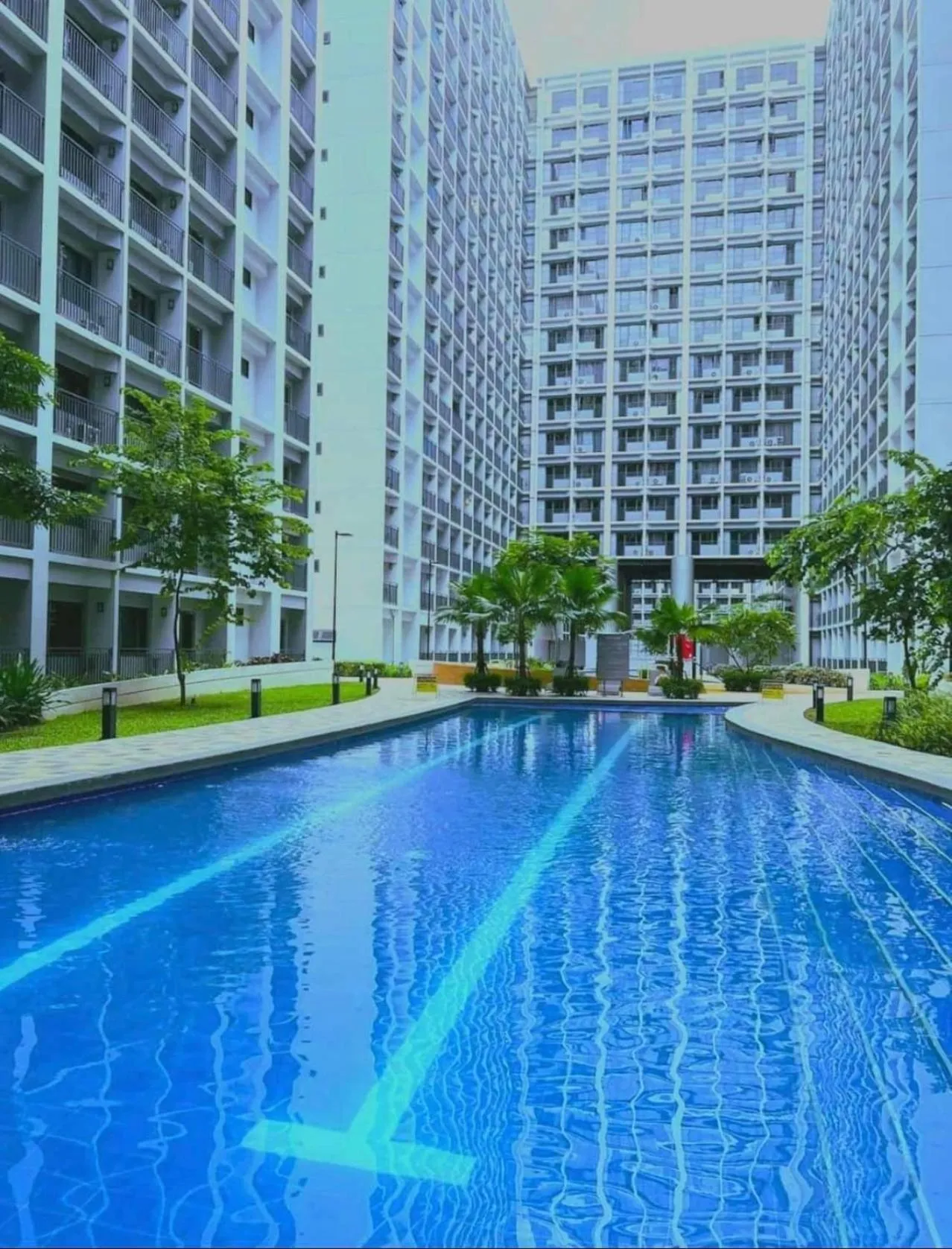 Deluxe Suites Razelles 2 at Shore 2 Residences Tower 1