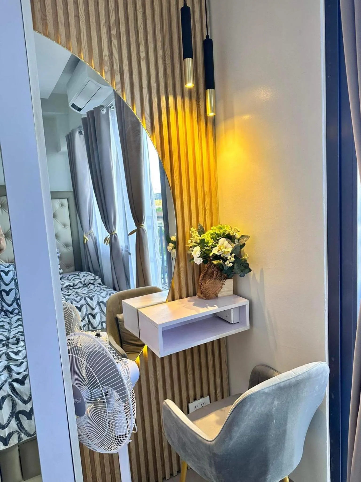 Deluxe Suites Razelles 2 at Shore 2 Residences Tower 1