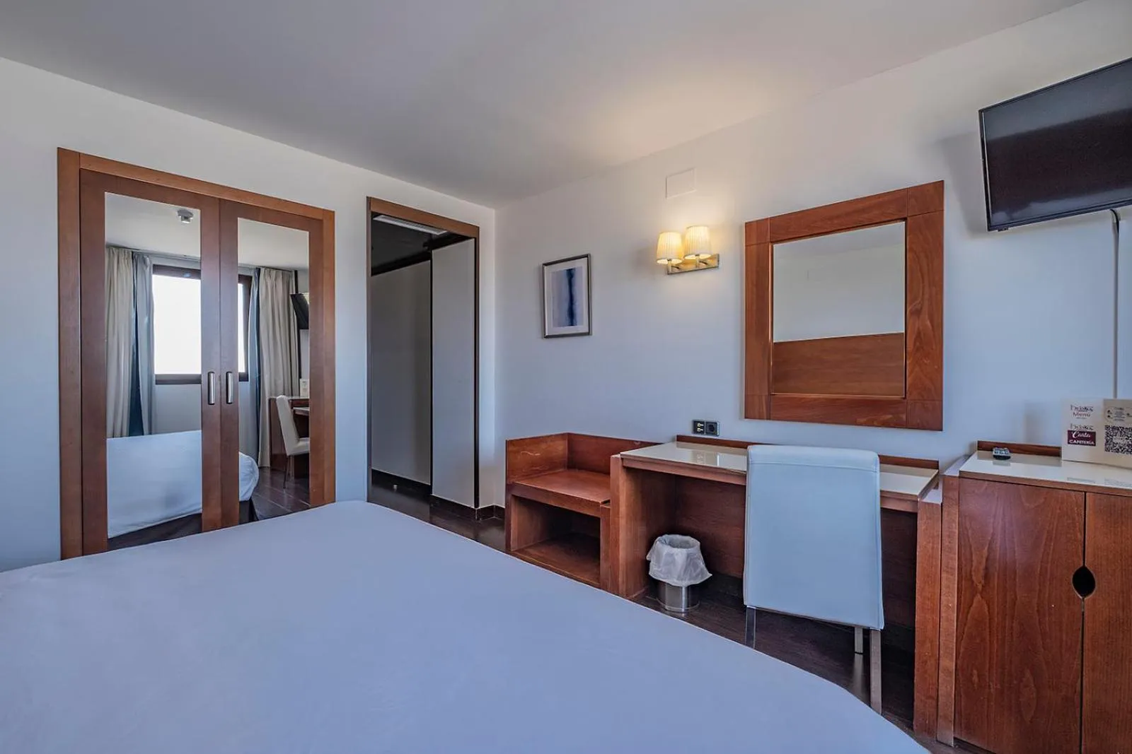 Photo of the whole room, Bed in Hotel Hidalgo