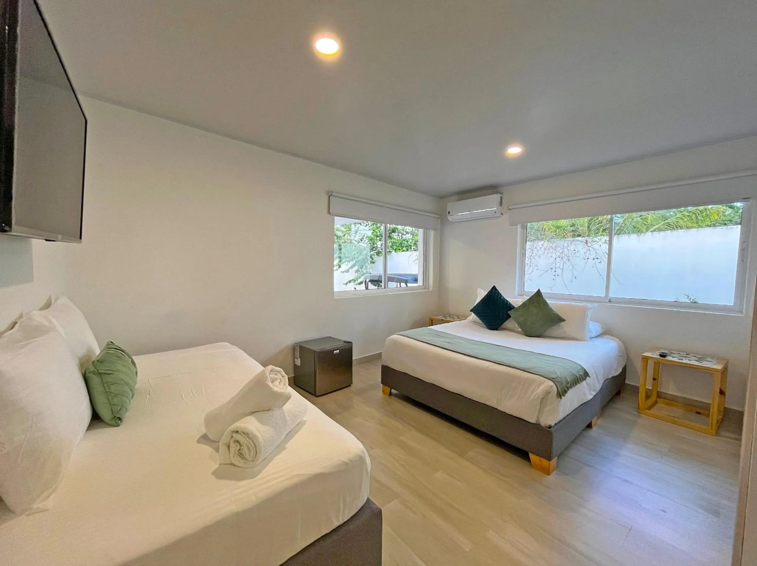 Photo of the whole room, Bed in Zaba Beach House