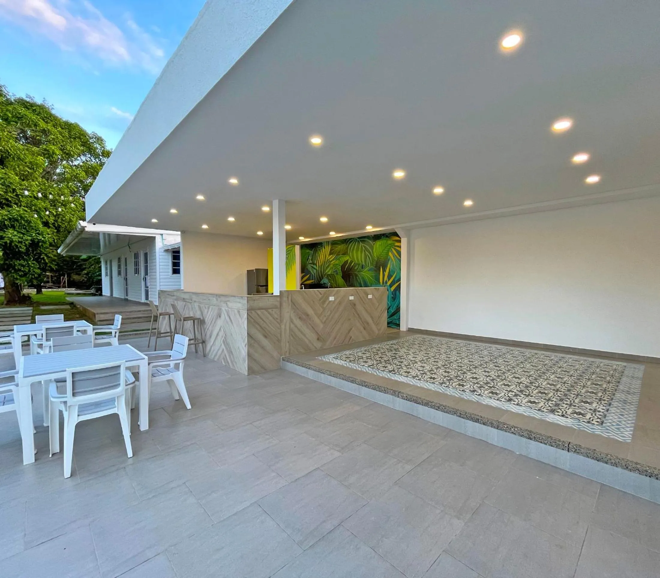 Restaurant/places to eat in Zaba Beach House