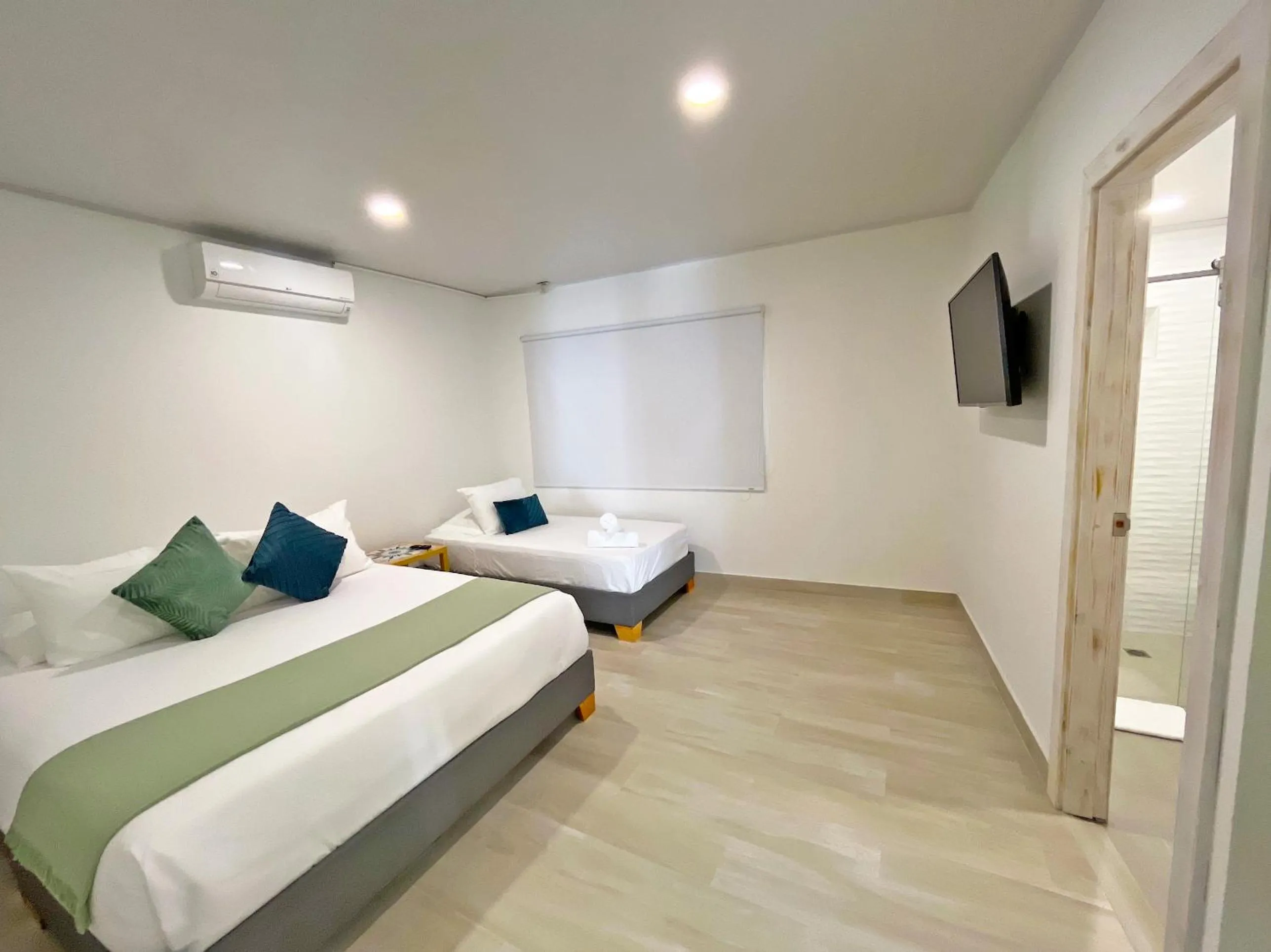 Photo of the whole room, Bed in Zaba Beach House