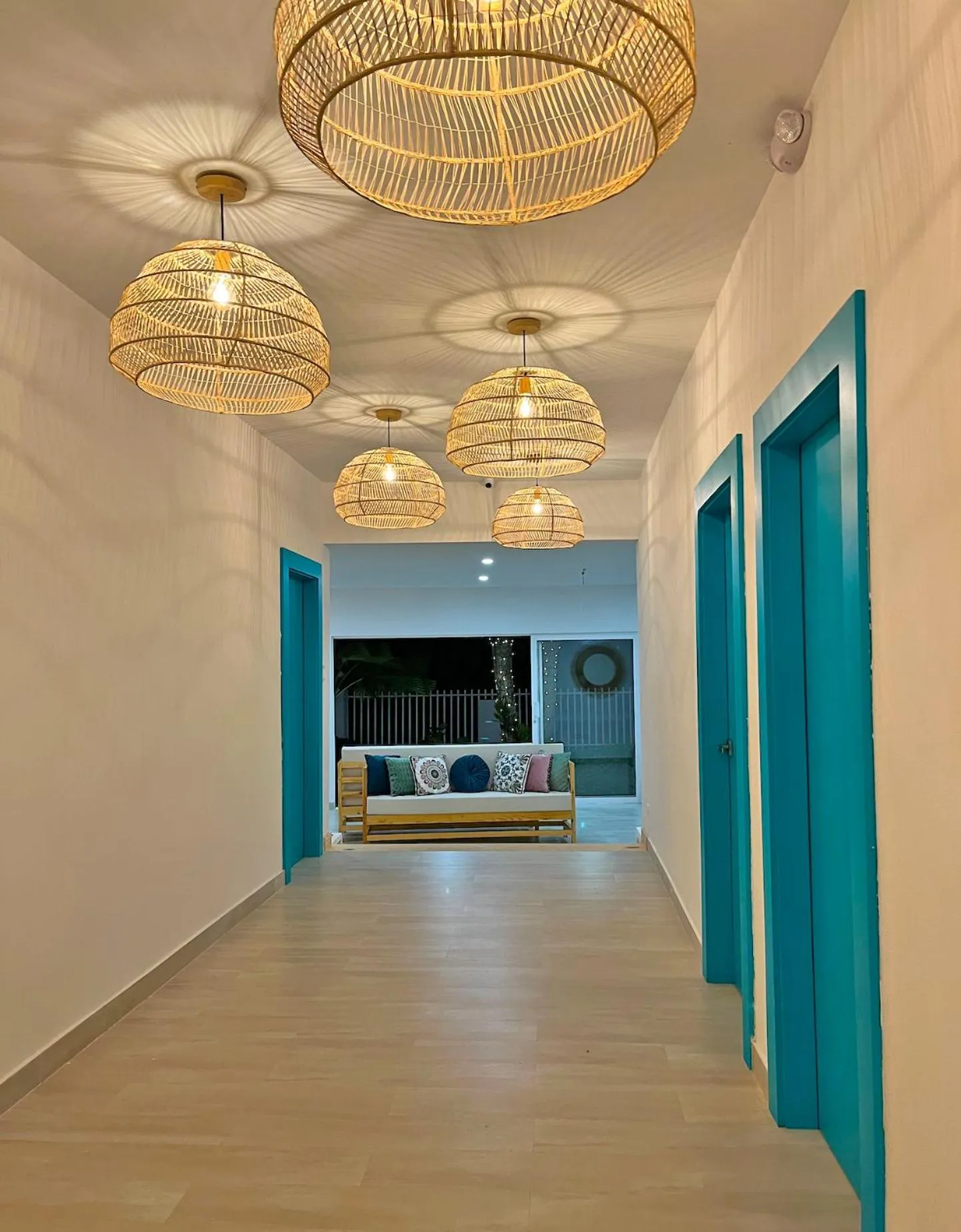 Area and facilities in Zaba Beach House