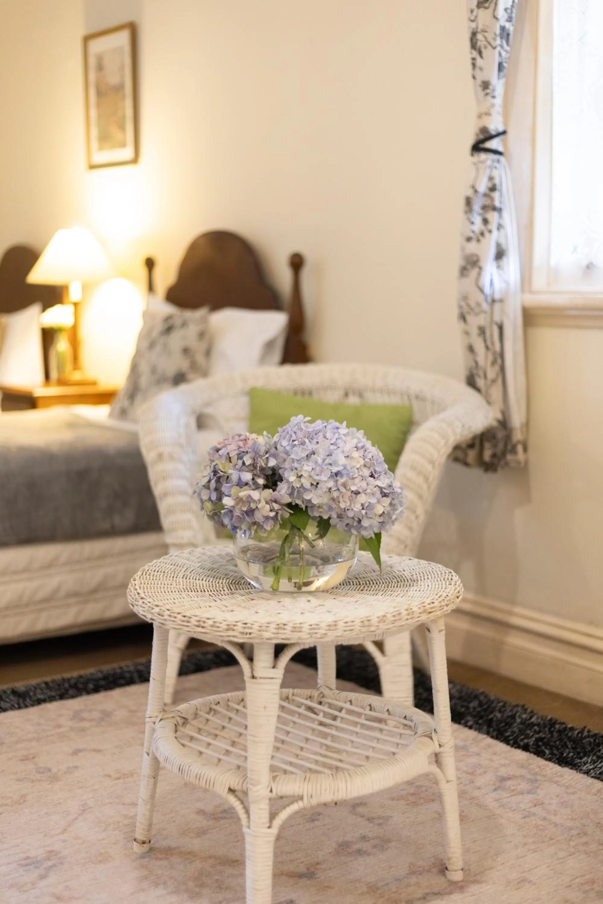 Seating area, Bed in Leura House