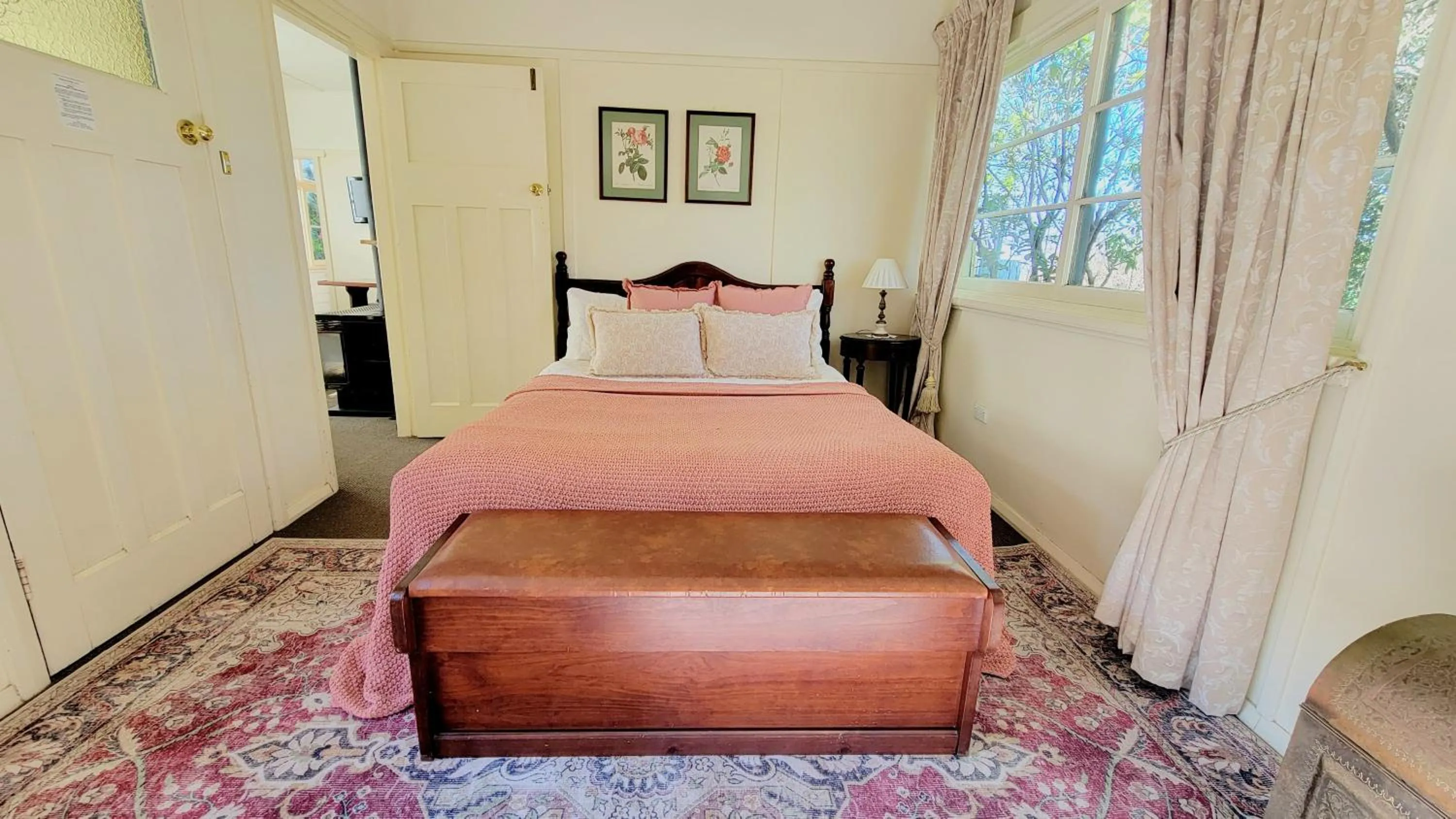 Bedroom, Bed in Leura House