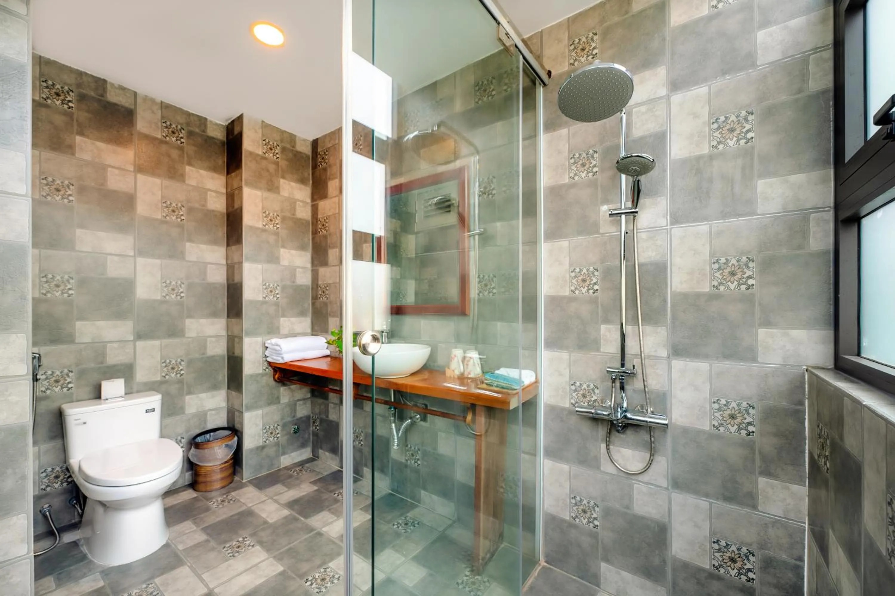 Shower in Sunkised Paddy Hoi An Villa