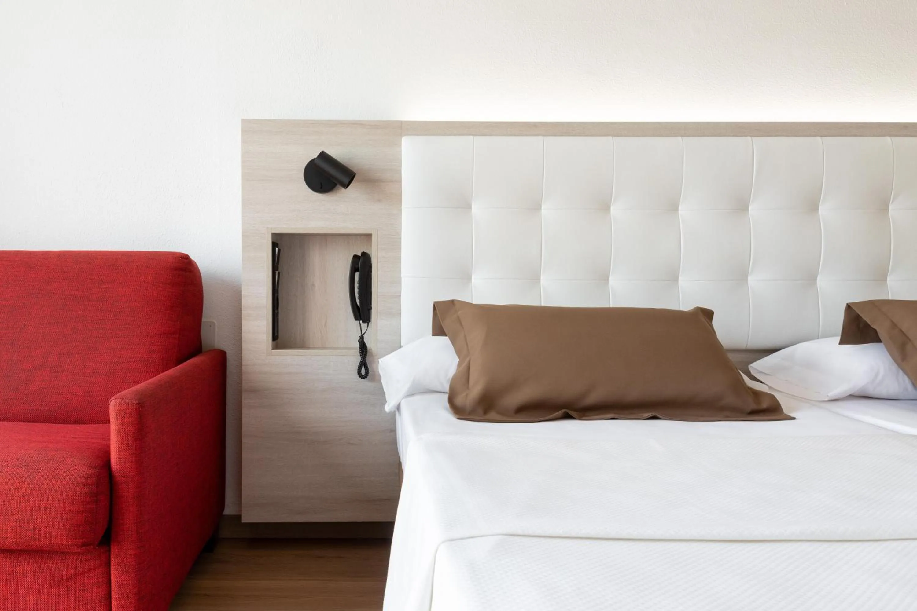 Photo of the whole room, Bed in Alexandre Gala