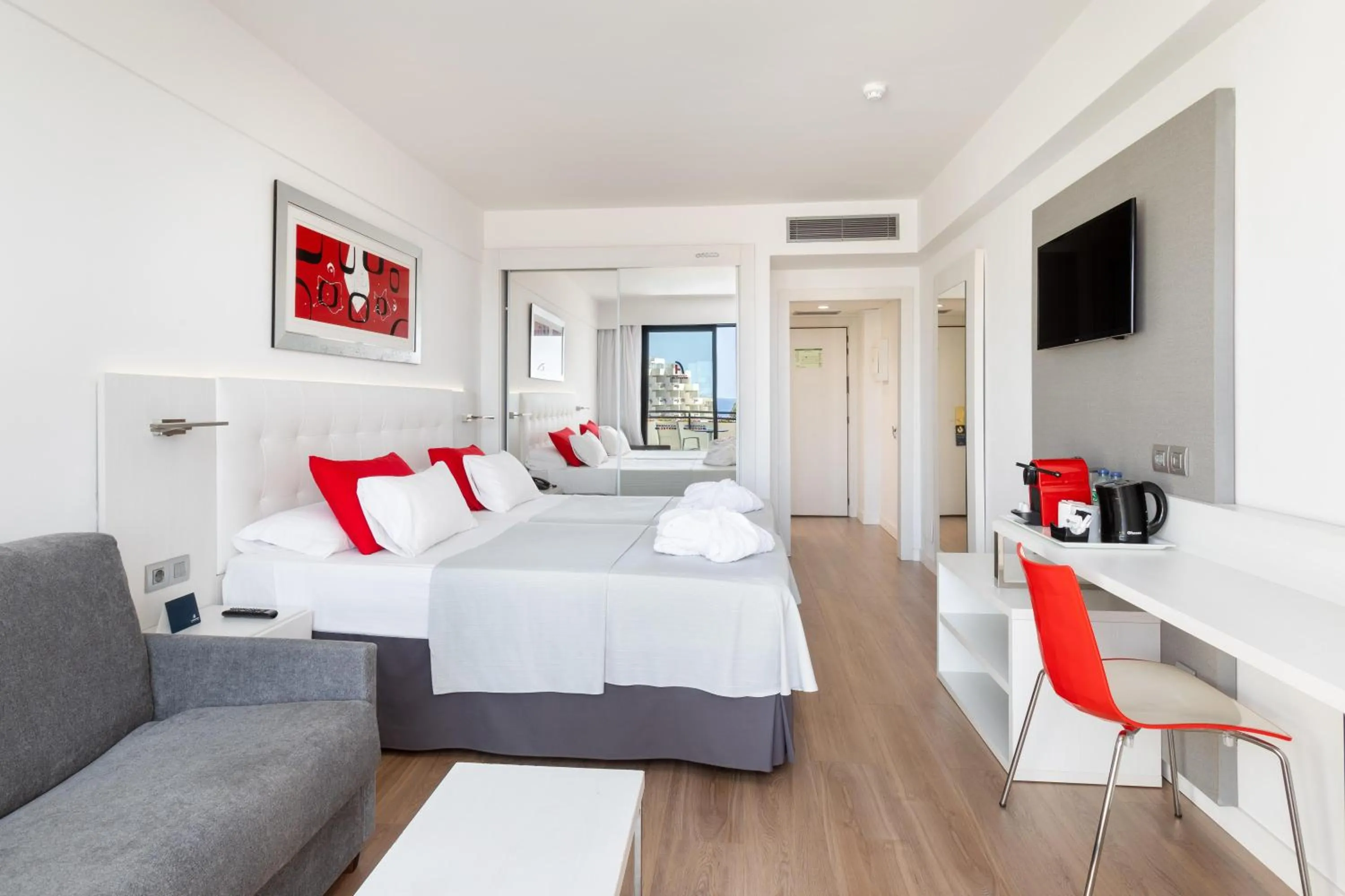 Photo of the whole room, Bed in Alexandre Gala