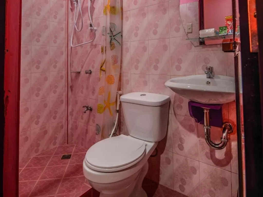 Bathroom in OYO 622 Butterfly Totem Guesthouse