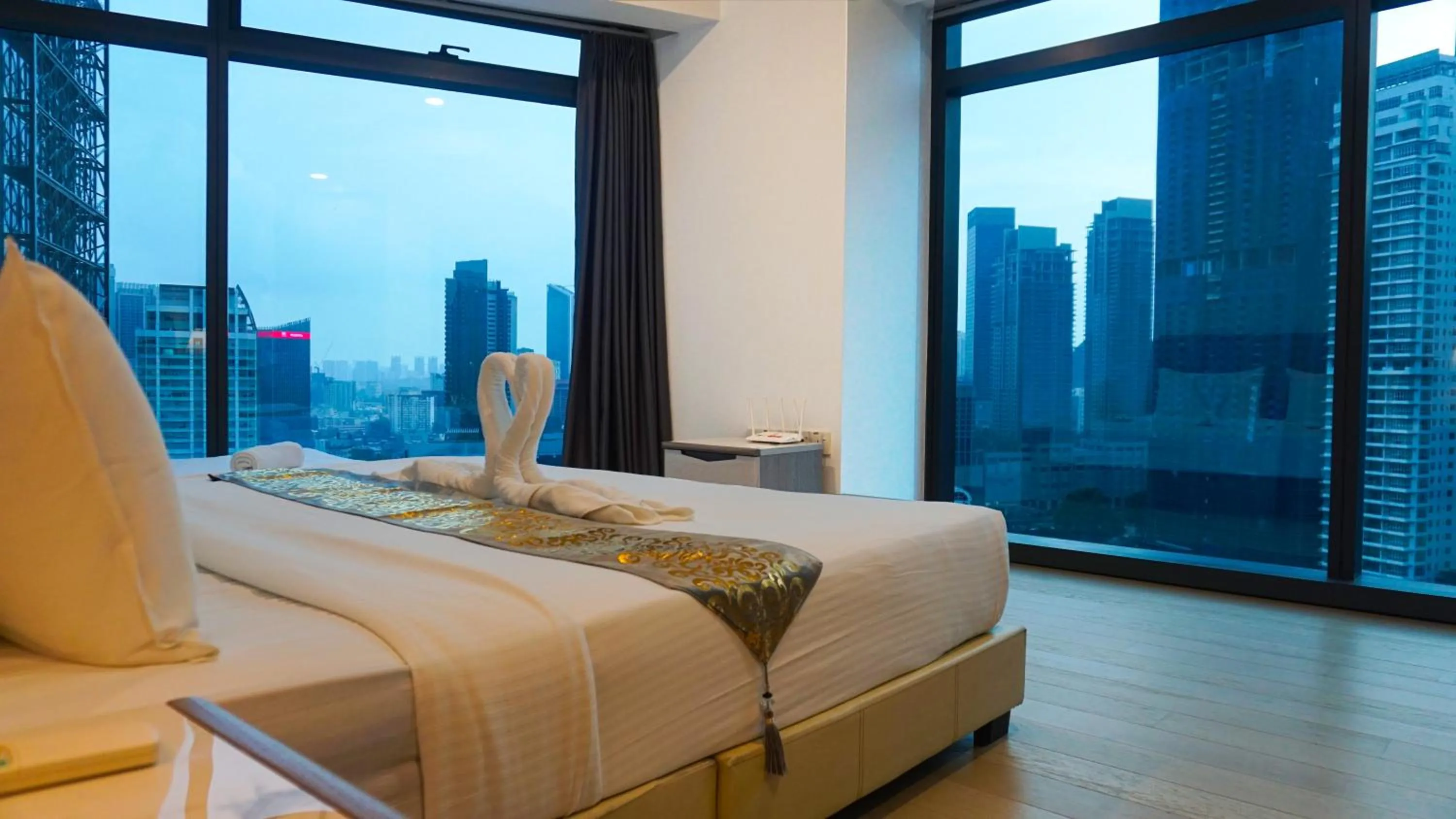 Bed in MOONWAY SUITES At EATON KLCC