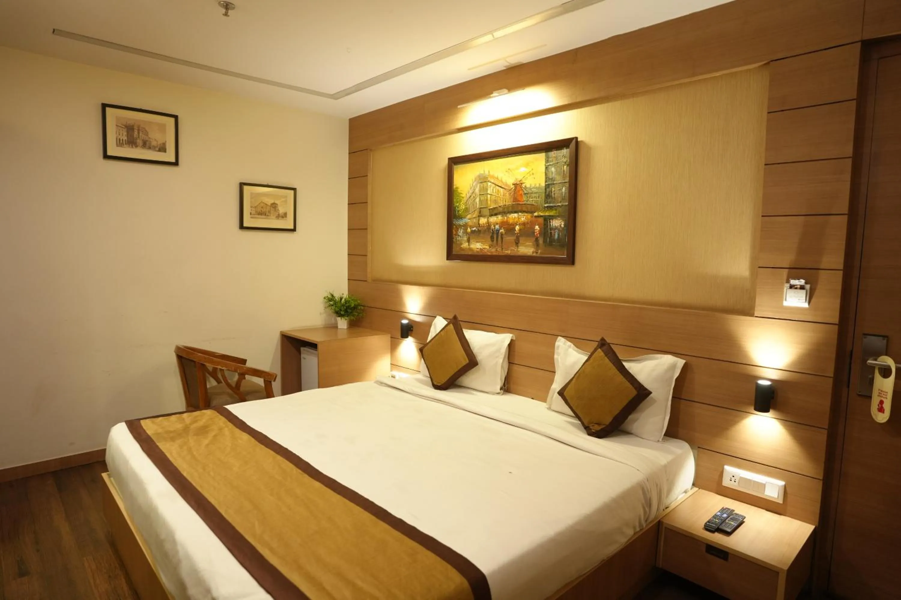 Bed in HOTEL SILKHOUSE PREMIER