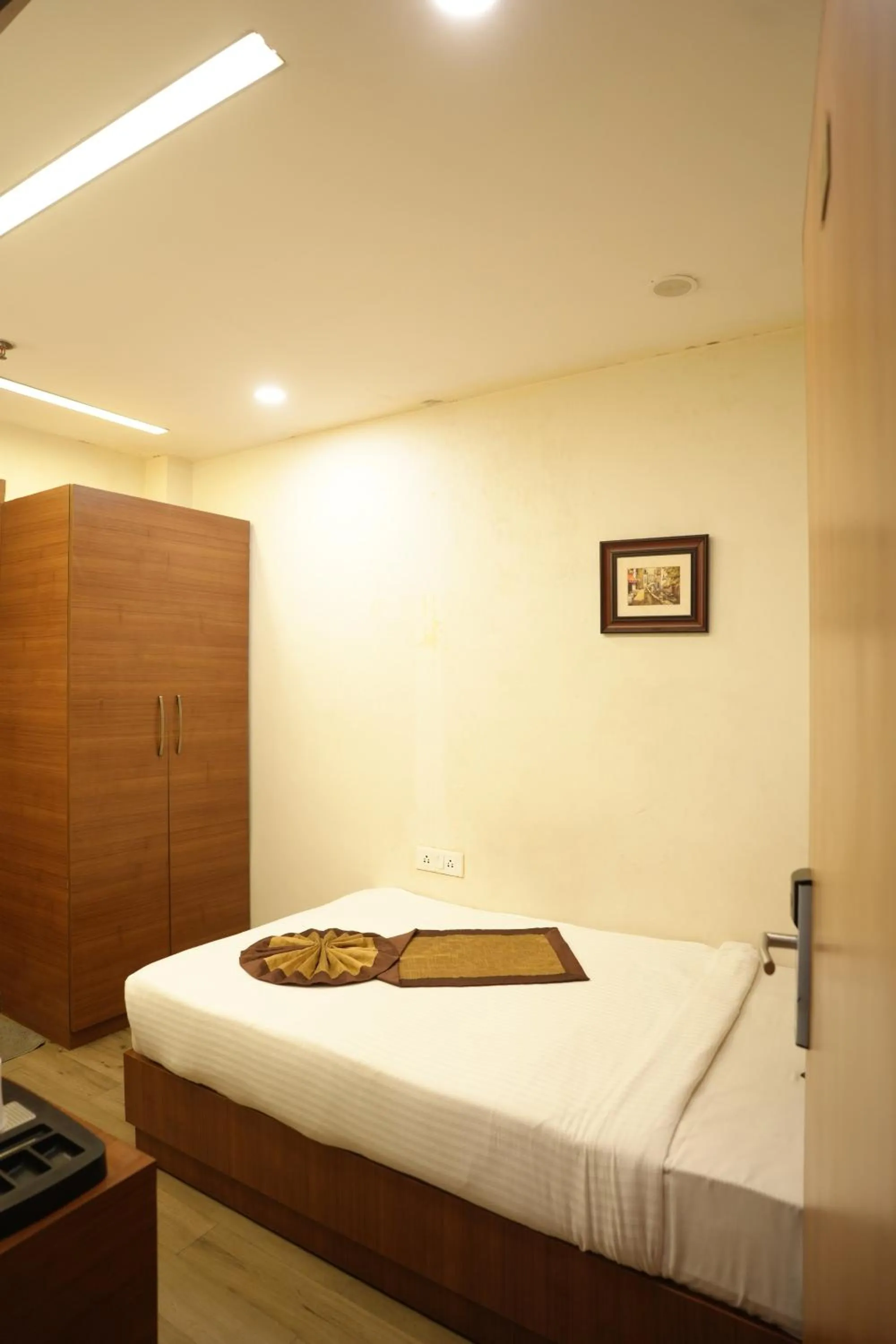 Bed in HOTEL SILKHOUSE PREMIER