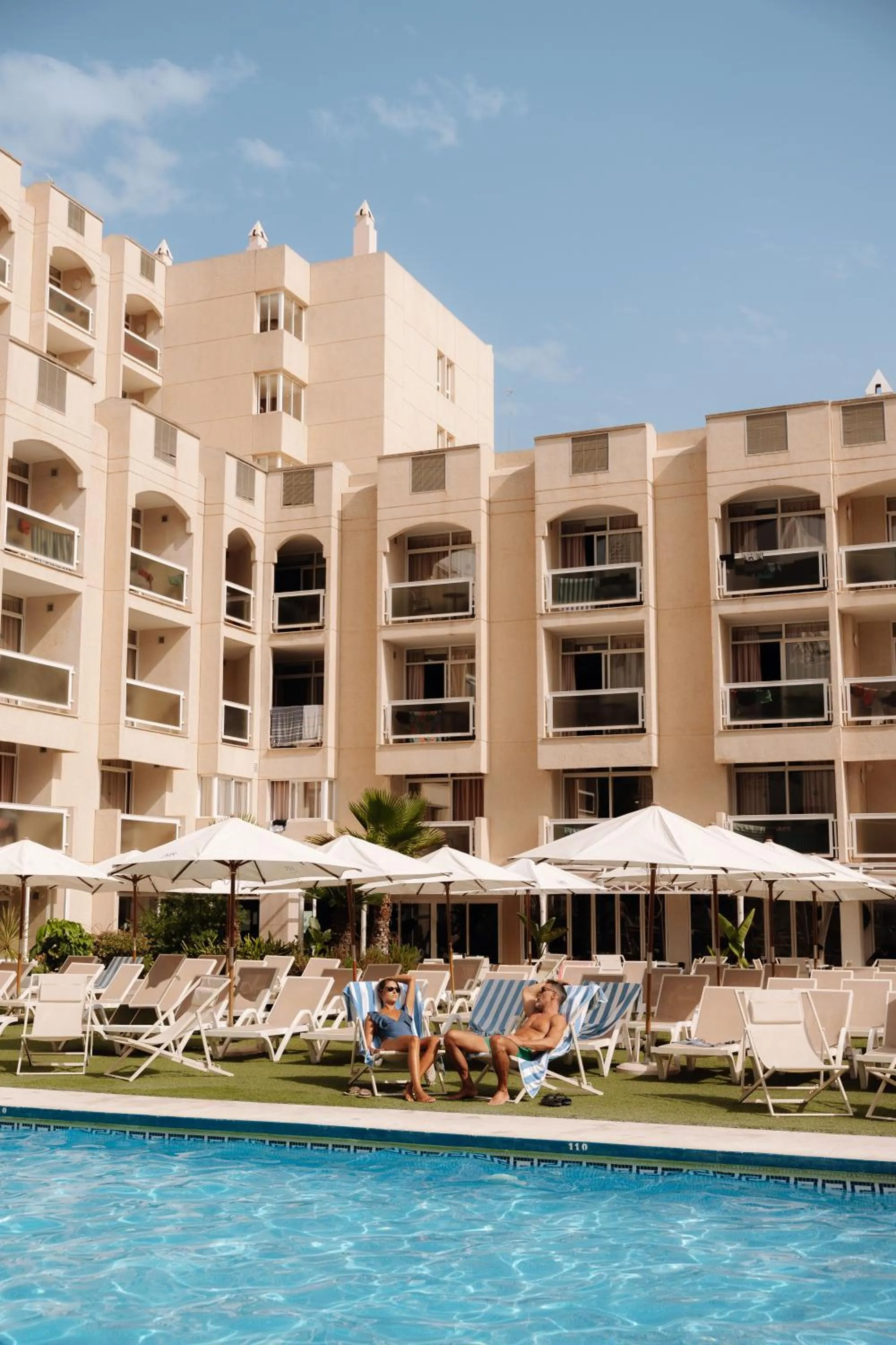 Swimming pool in MS Aguamarina Costa del Sol