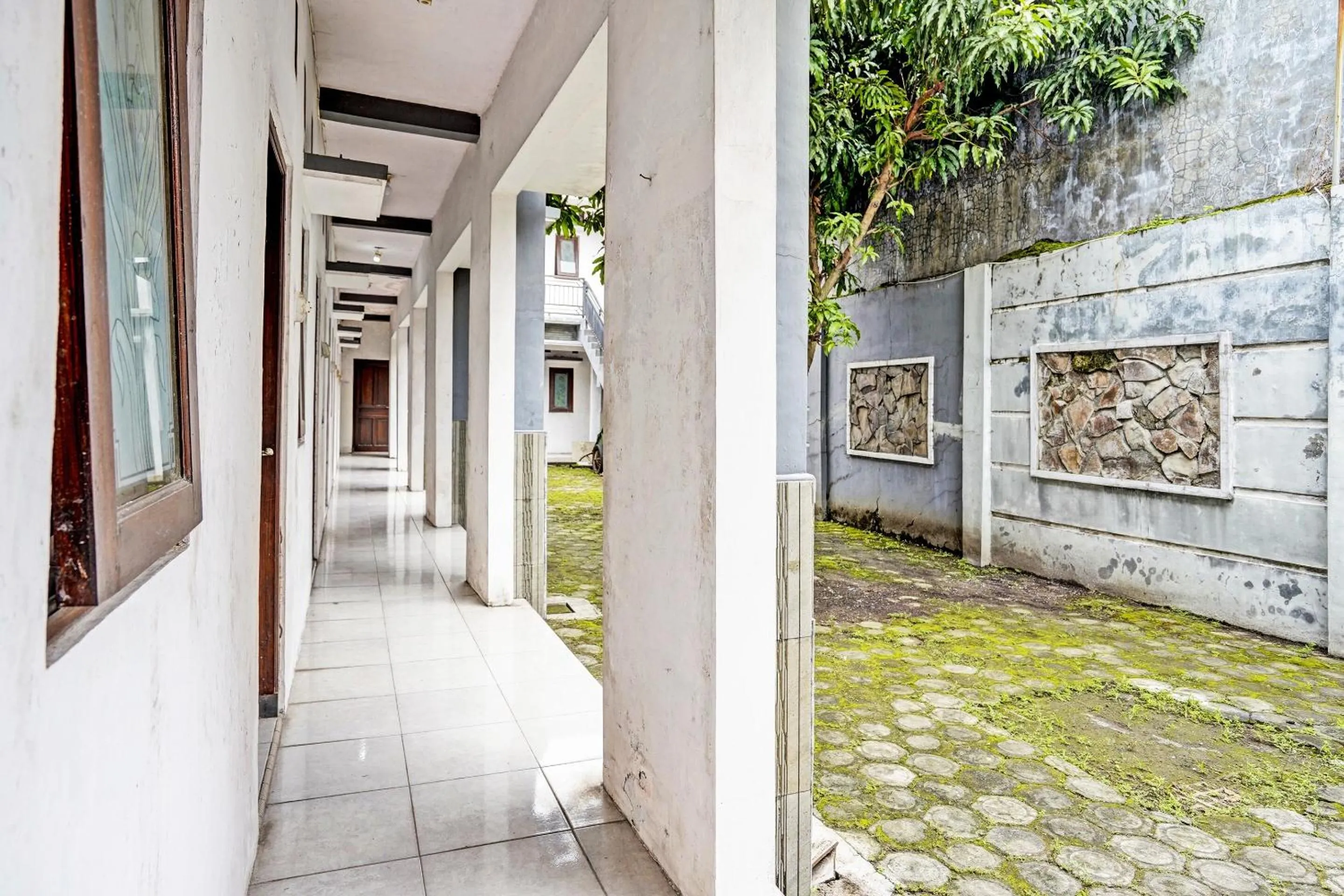 Lobby or reception in Hotel O Fun Guesthouse Syariah