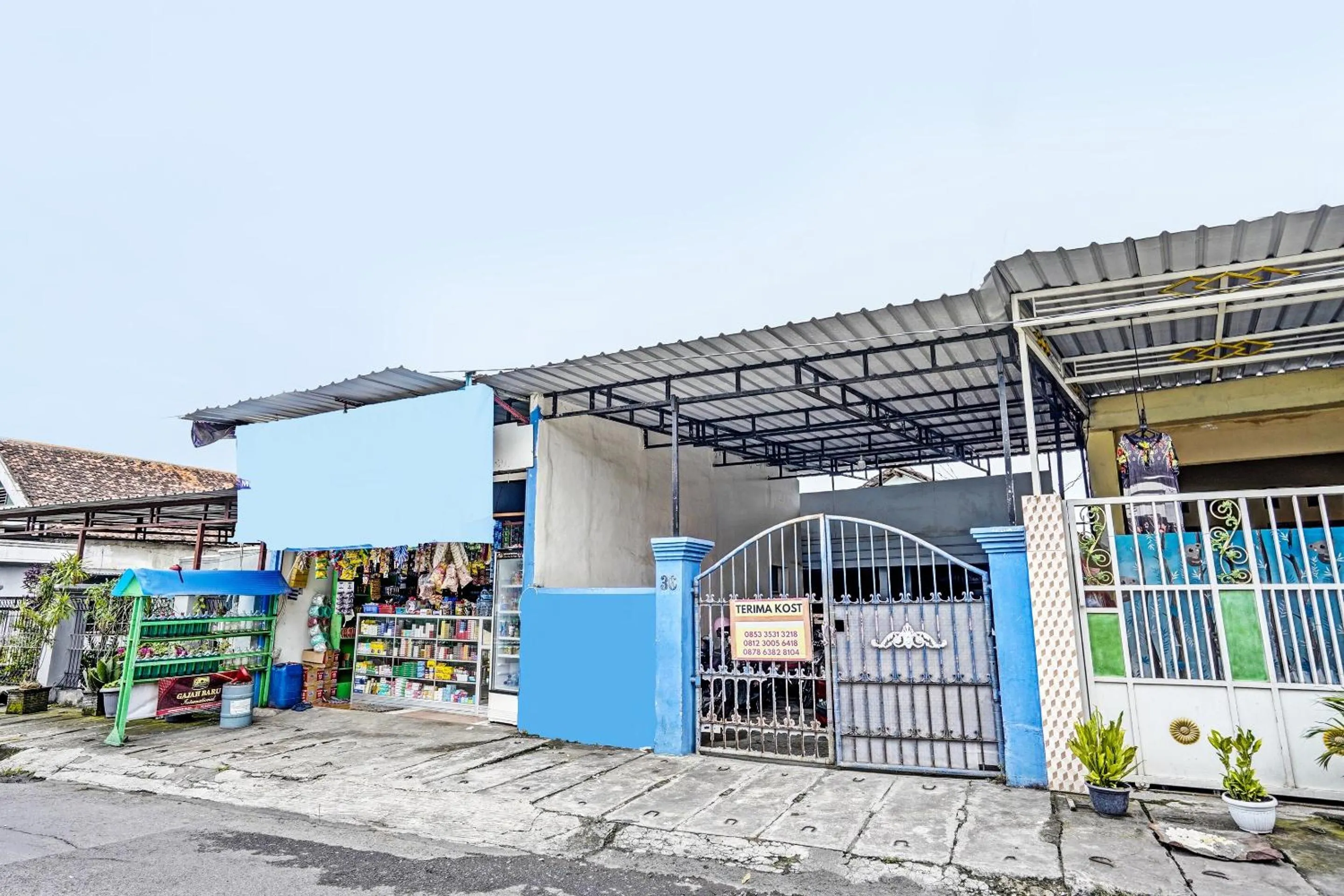 Facade/entrance in Hotel O Tarlo Guest House 4