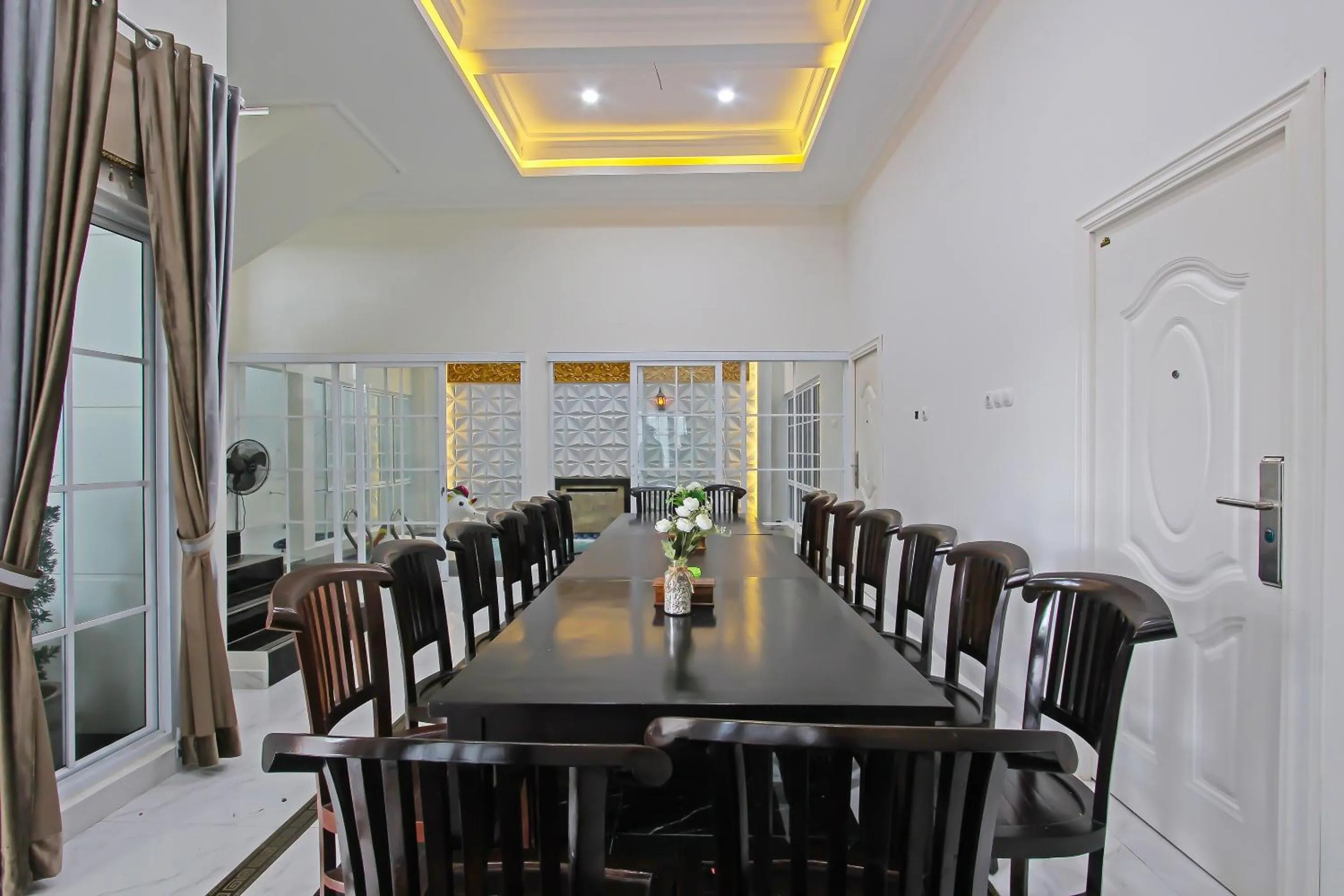 Lobby or reception in Capital O 92105 A'shanti Inn