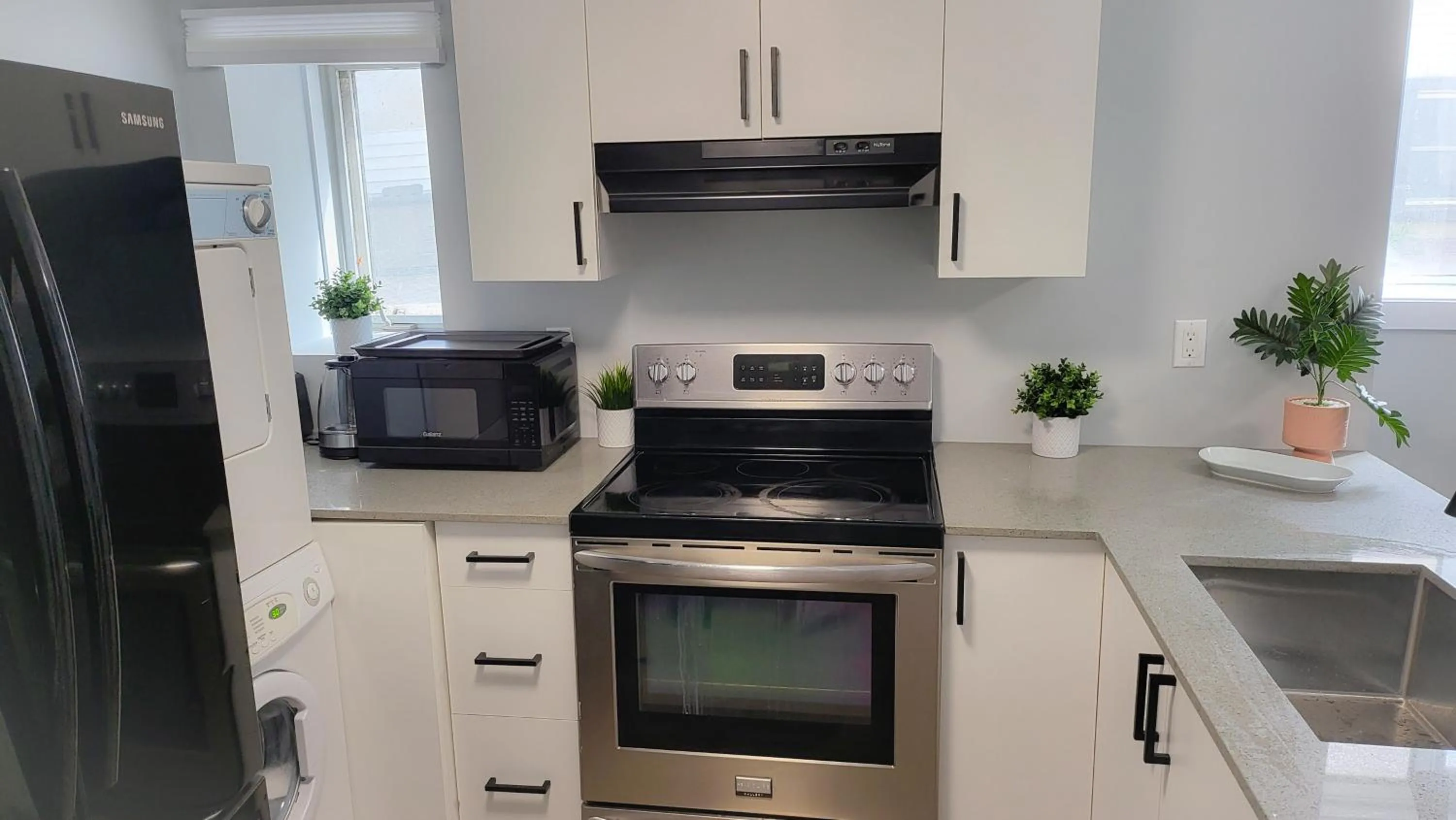 JstLikeHome - Serenity Suites & Guesthouse