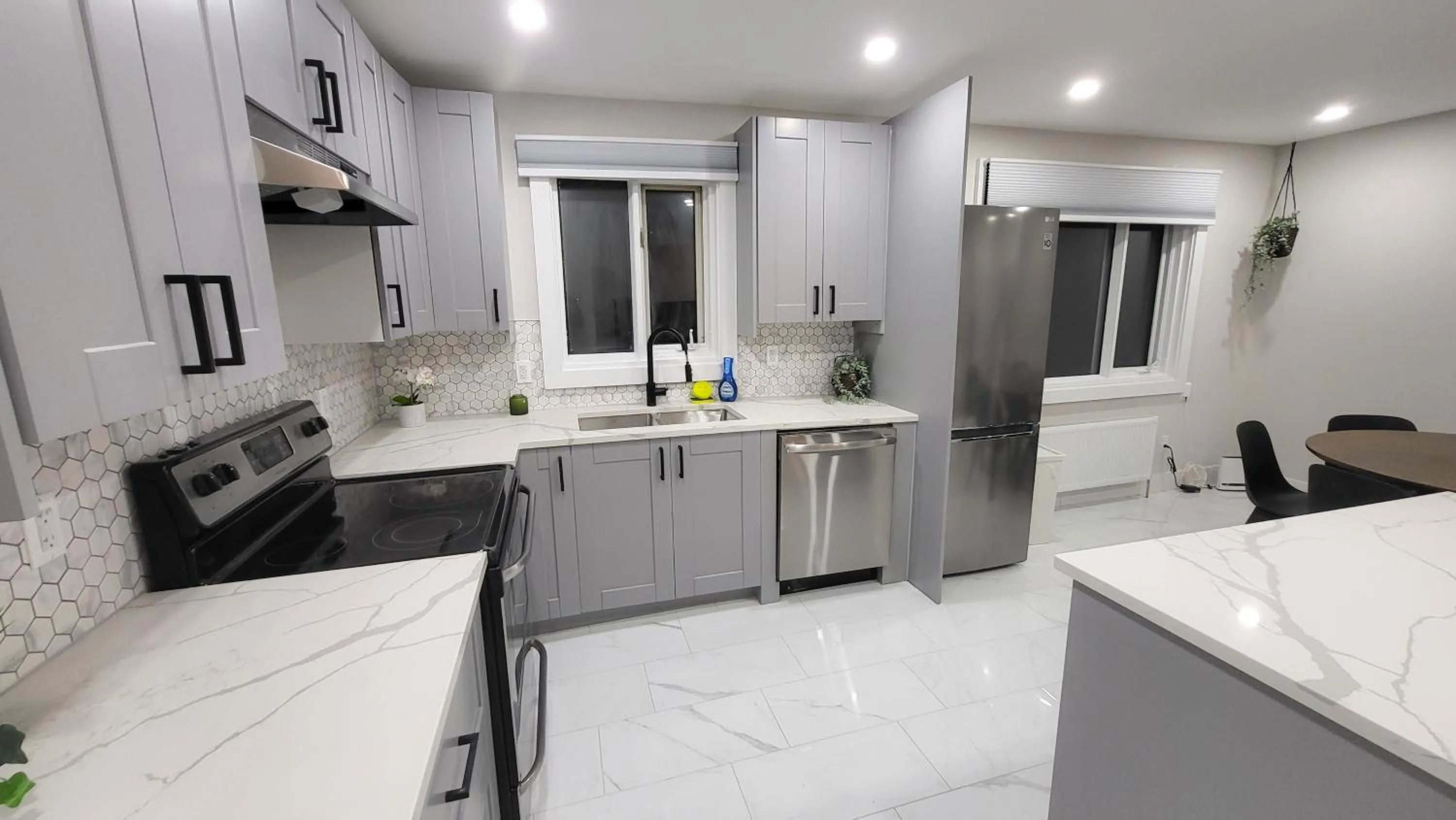 Kitchen or kitchenette in JstLikeHome - Serenity Suites & Guesthouse