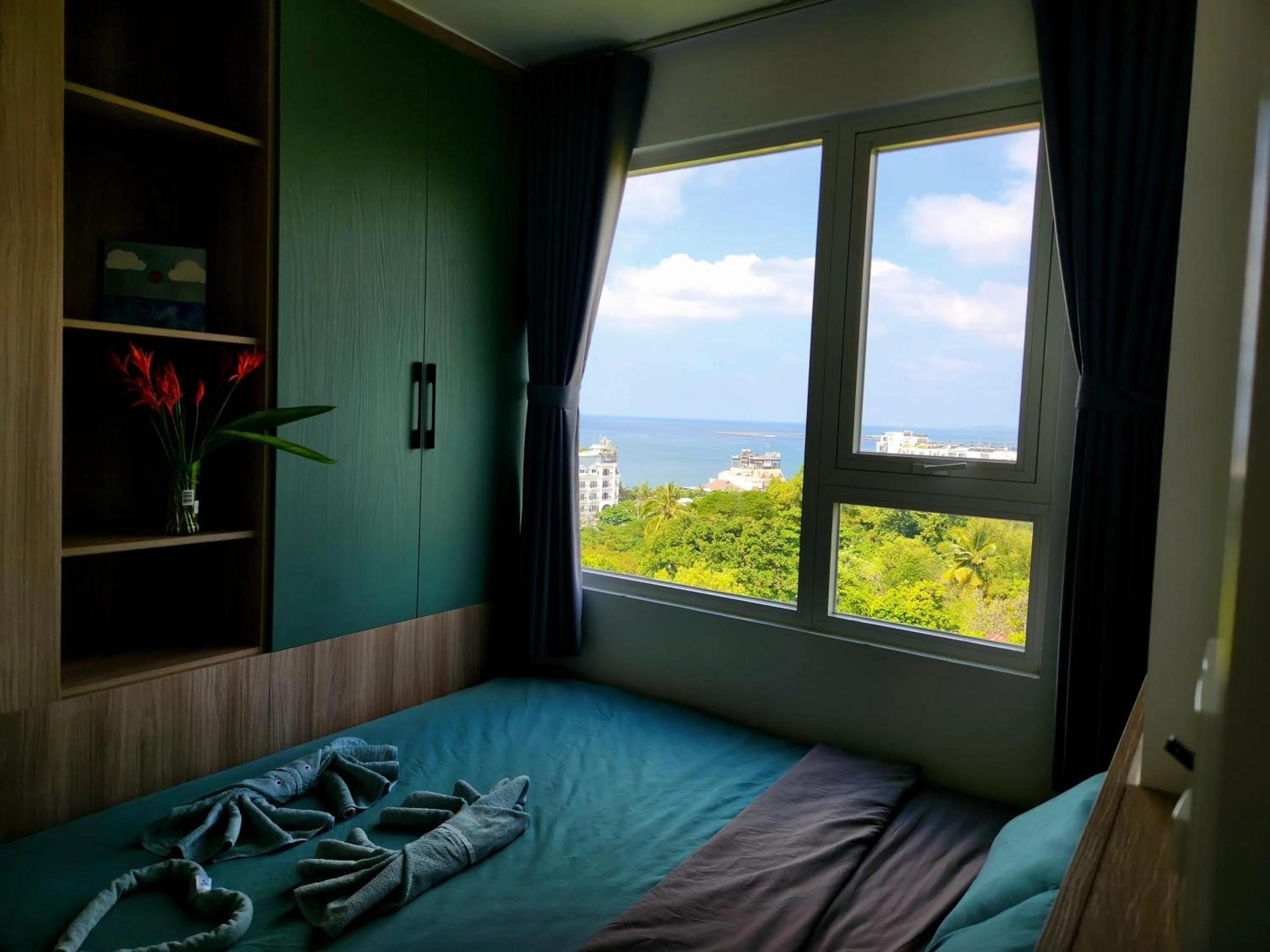 Bed in Mi Amor Luxury Island Apartment - 3 minutes to the beach