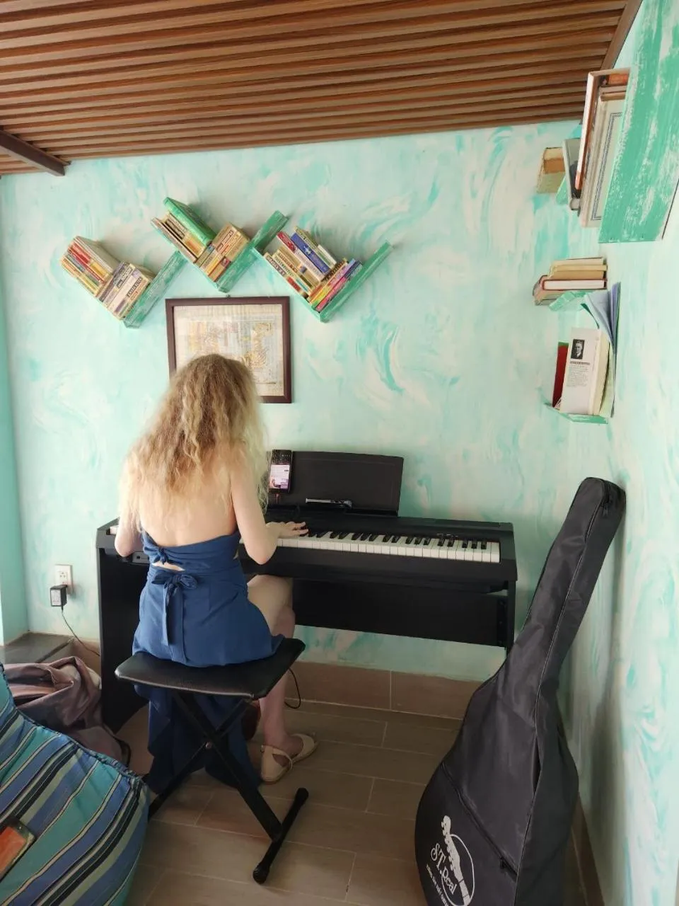 People in Mi Amor Luxury Island Apartment - 3 minutes to the beach