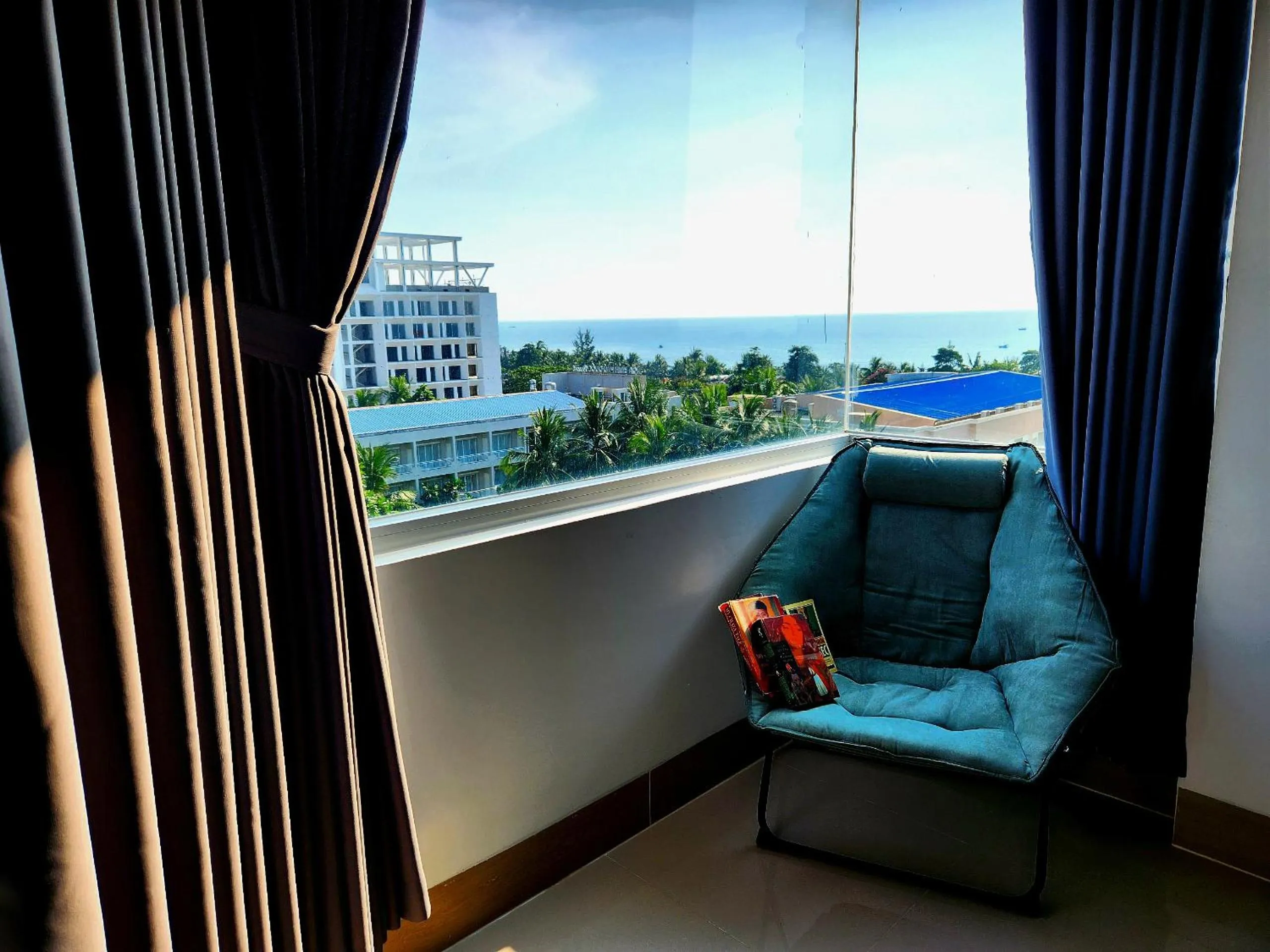 Day in Mi Amor Luxury Island Apartment - 3 minutes to the beach