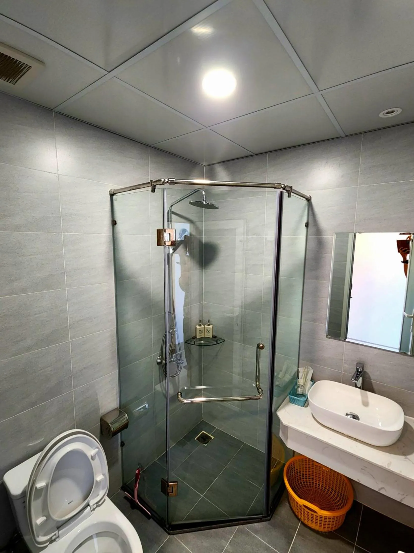 Shower in Mi Amor Luxury Island Apartment - 3 minutes to the beach