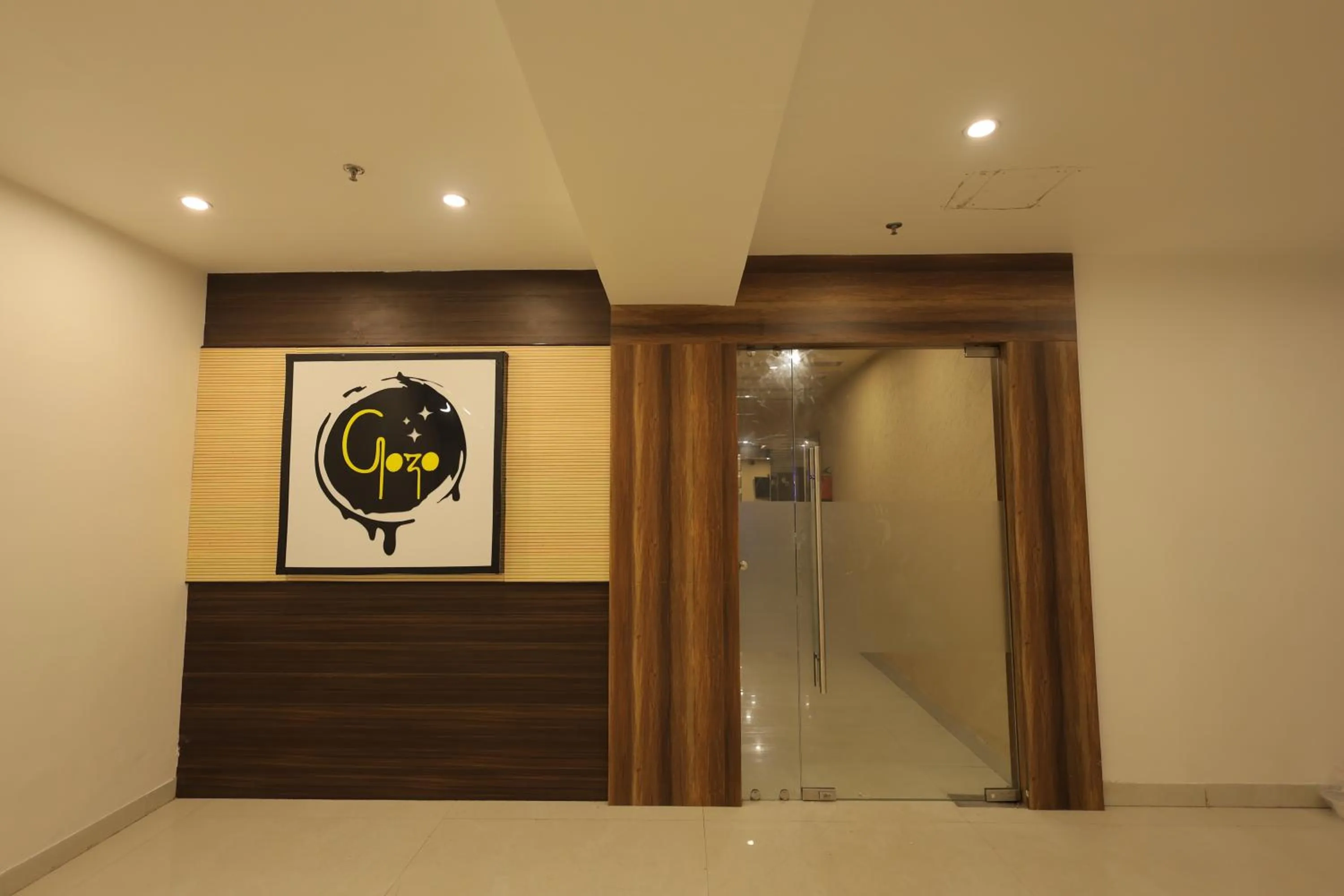 Restaurant/places to eat in Hide Away Studios