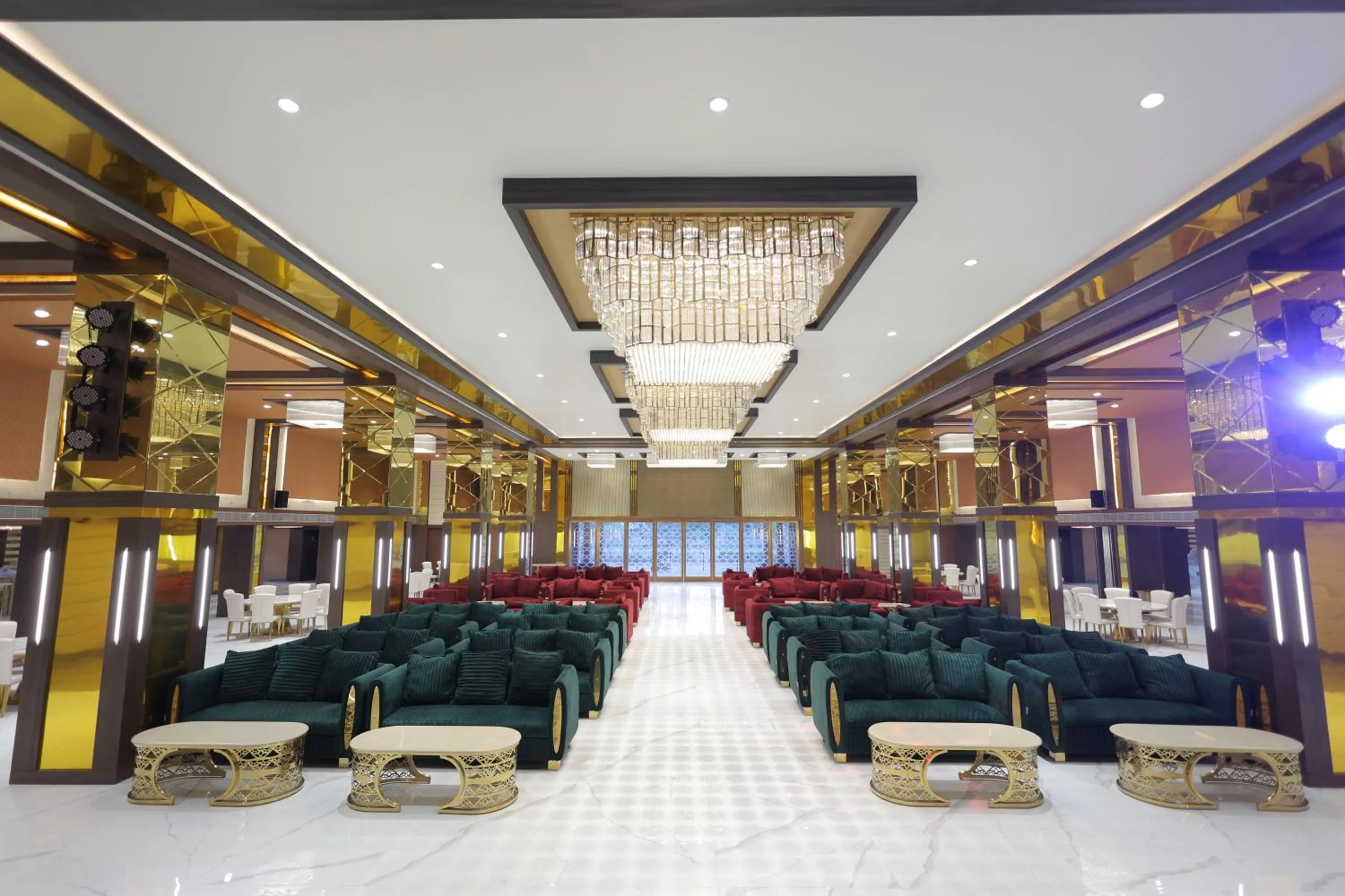 Banquet/Function facilities in Hide Away Studios