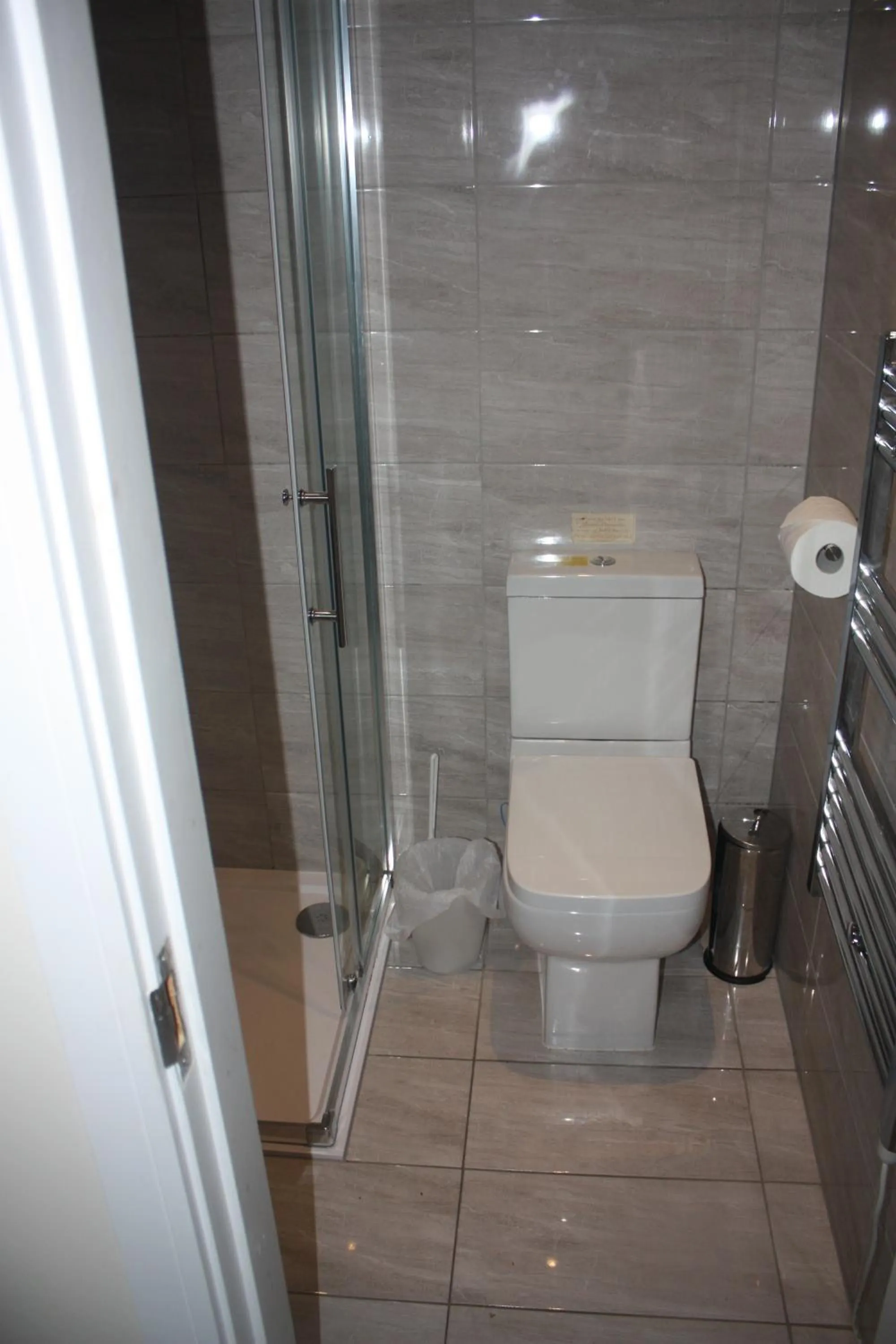 Shower in Dockside Lodge