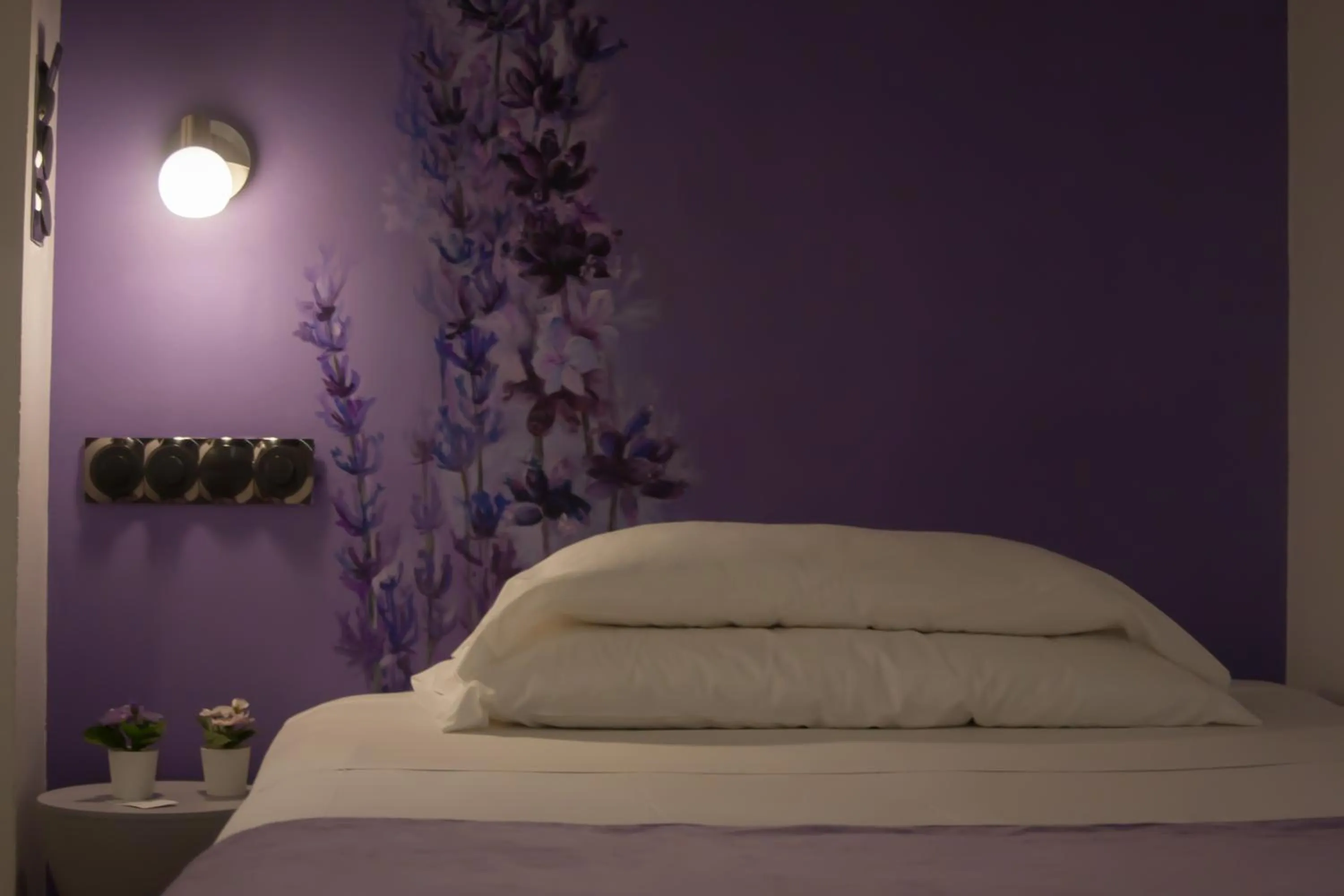 Bedroom, Bed in Hostal Santa Ana Colors