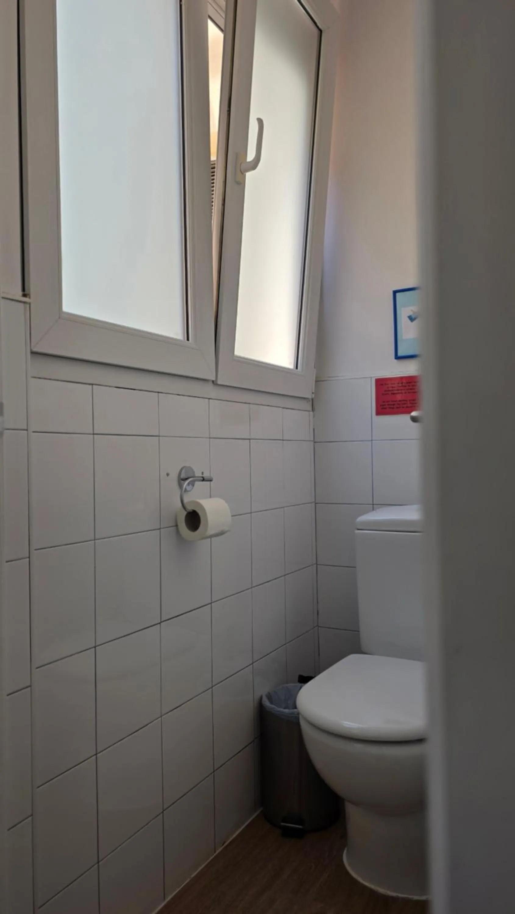 Bathroom in Hostal Santa Ana Colors