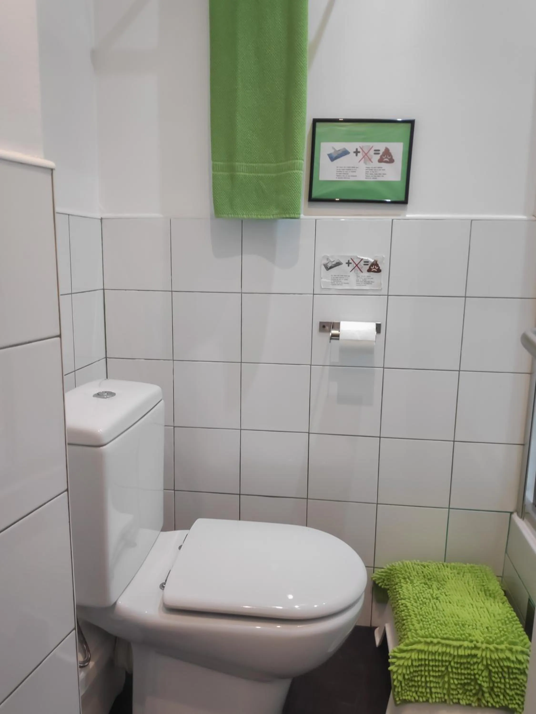 Bathroom in Hostal Santa Ana Colors