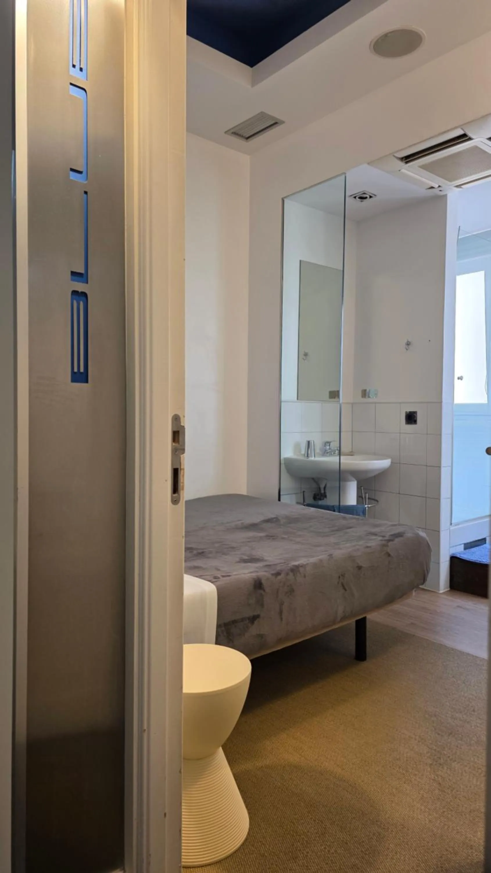 Bed in Hostal Santa Ana Colors