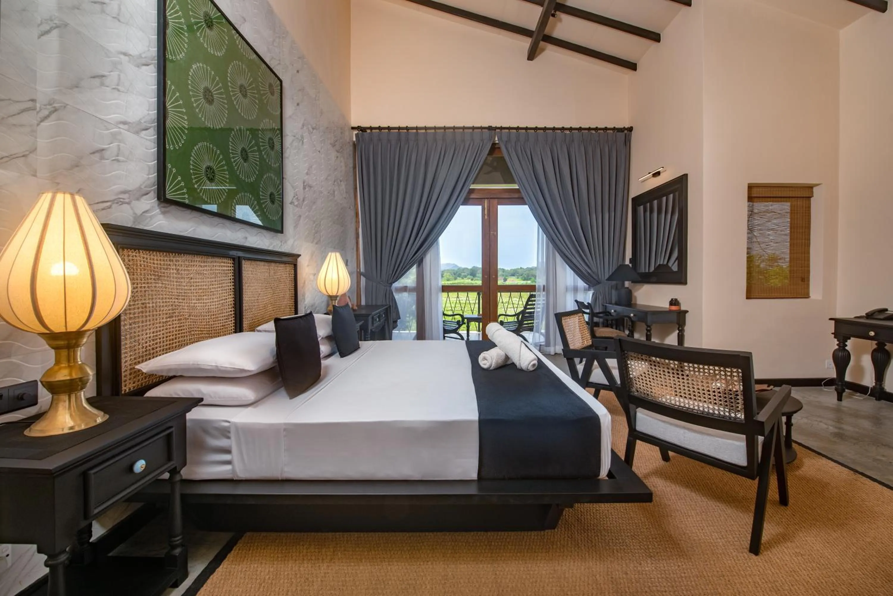 Photo of the whole room, Bed in Ceylon Breeze Sigiriya