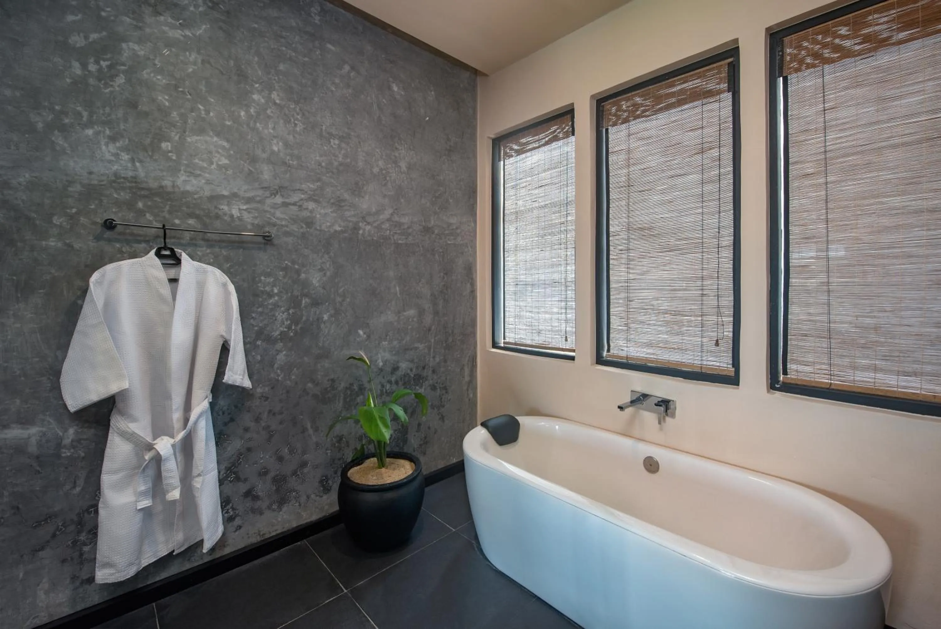 Bath in Ceylon Breeze Sigiriya