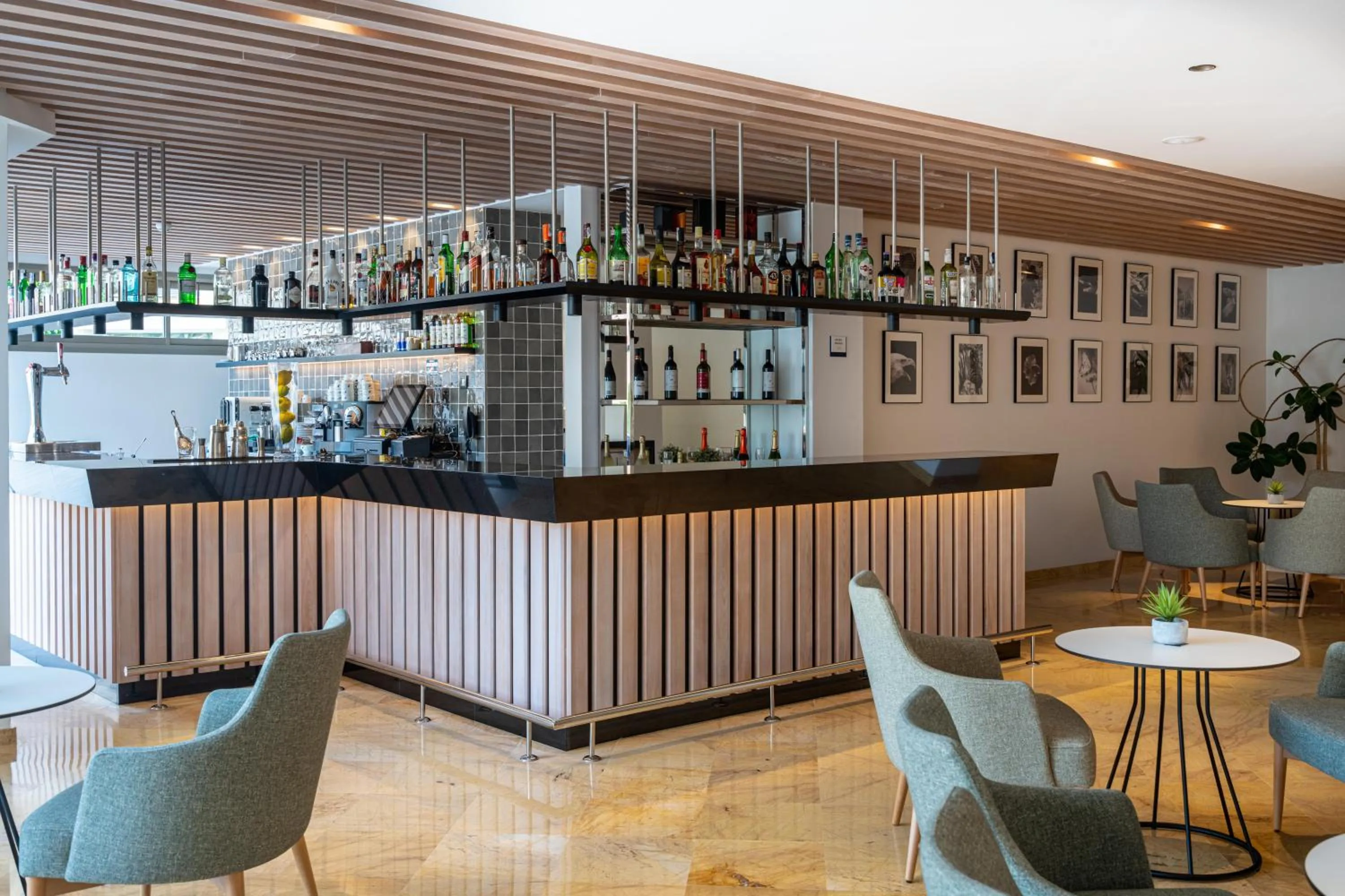 Lounge or bar in THB Maria Isabel - Adults Only