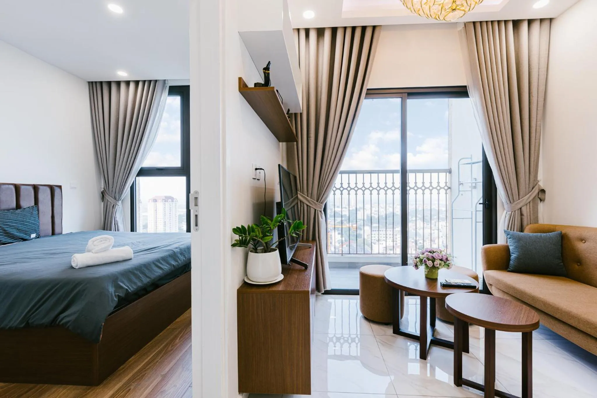 Bed in Muse Hanoi Lake View Luxury Apartment - D' Eldorado